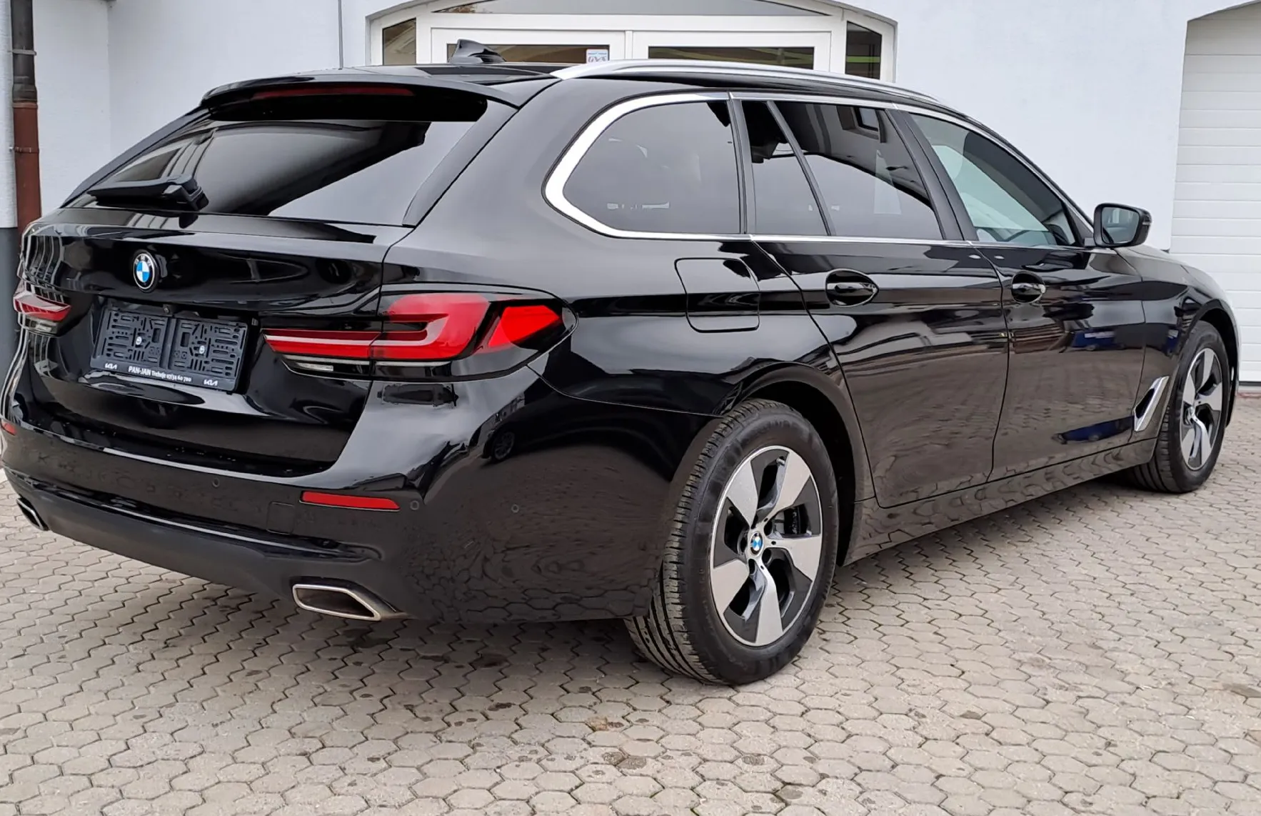 Zunanja slika - BMW Serija 5 - Touring: 520d Touring Avt. - 4