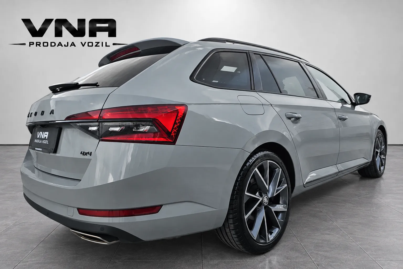 Zunanja slika - Škoda Superb - Combi 4x4 2.0 TSI Sportline DSG |VIRTUAL|WEBASTO| - 6