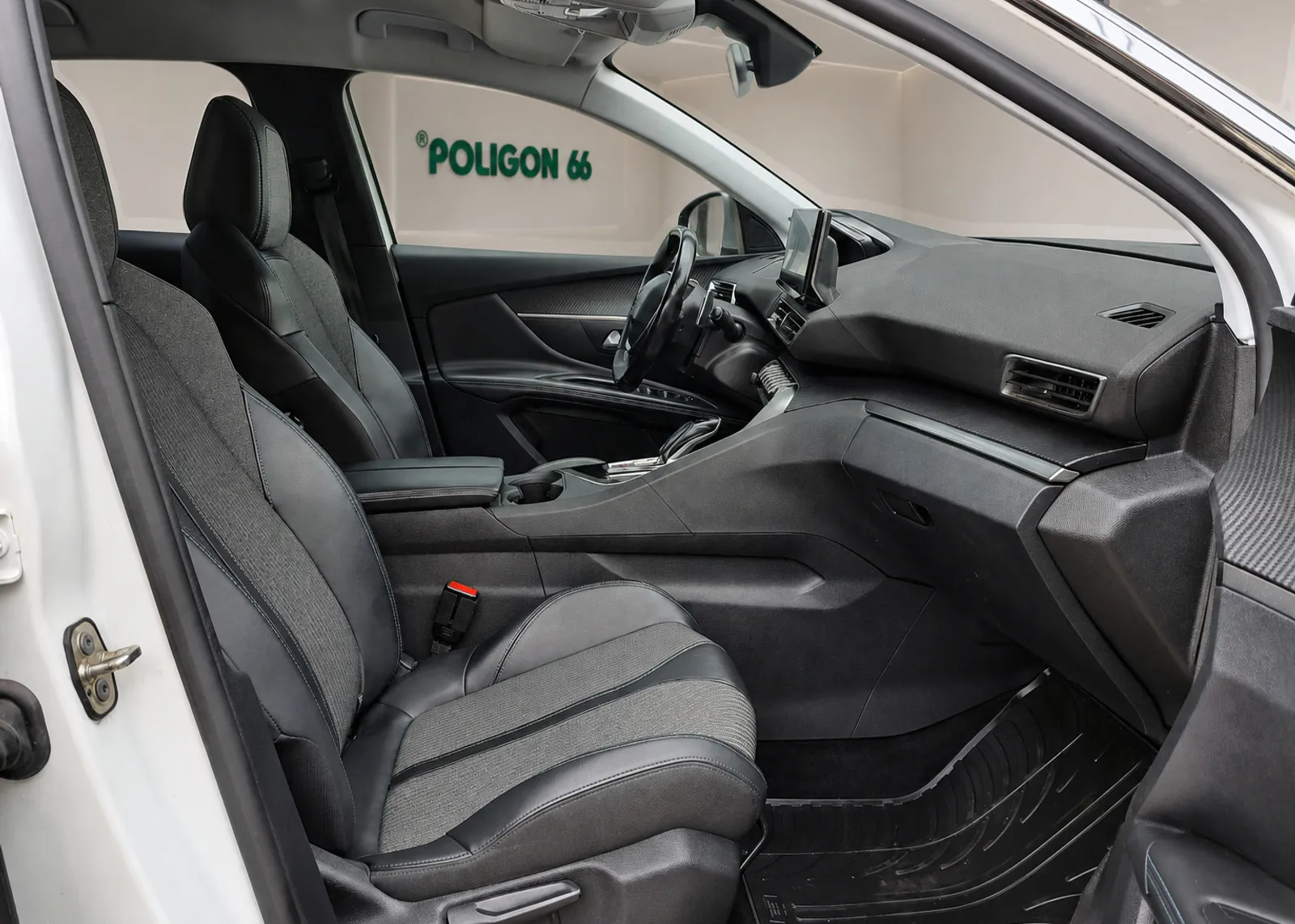 Notranja slika - Peugeot 3008 - 1.5 BlueHDI Allure-Avt.FULL LED-KAMERA-1 LASTNIK - 10