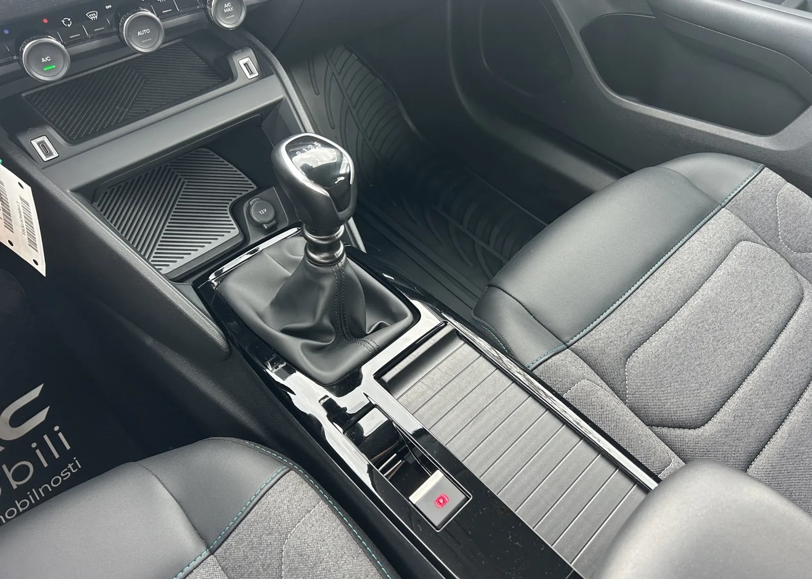 Zunanja slika - Citroën C4 - 1,2 PureTech 130 Feel - 12