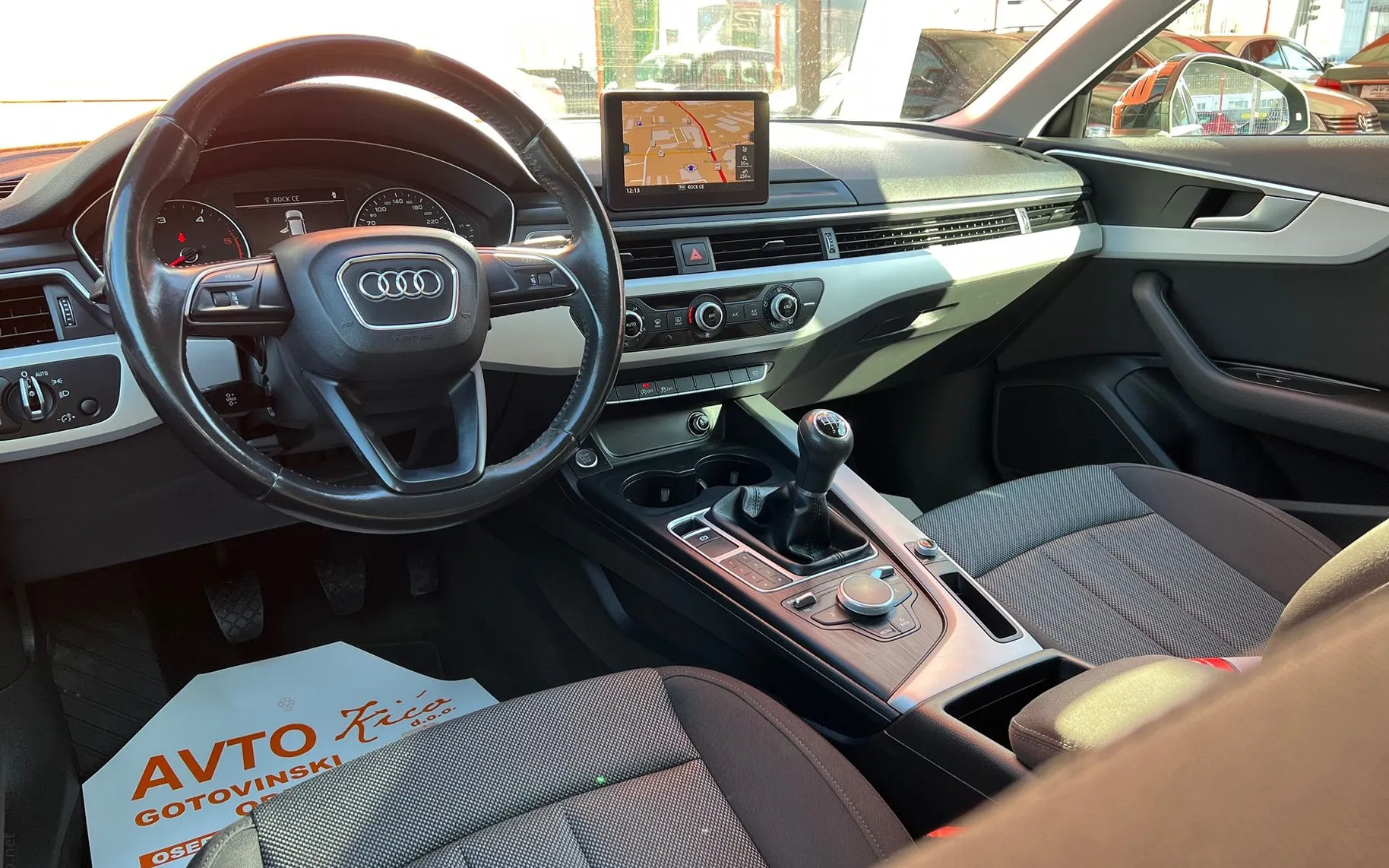 Notranja slika - Audi A4 Avant - 2.0 TDI-BI-XENON-LED-NAVIGACIJA-PDC-TEMPOMAT... - 9