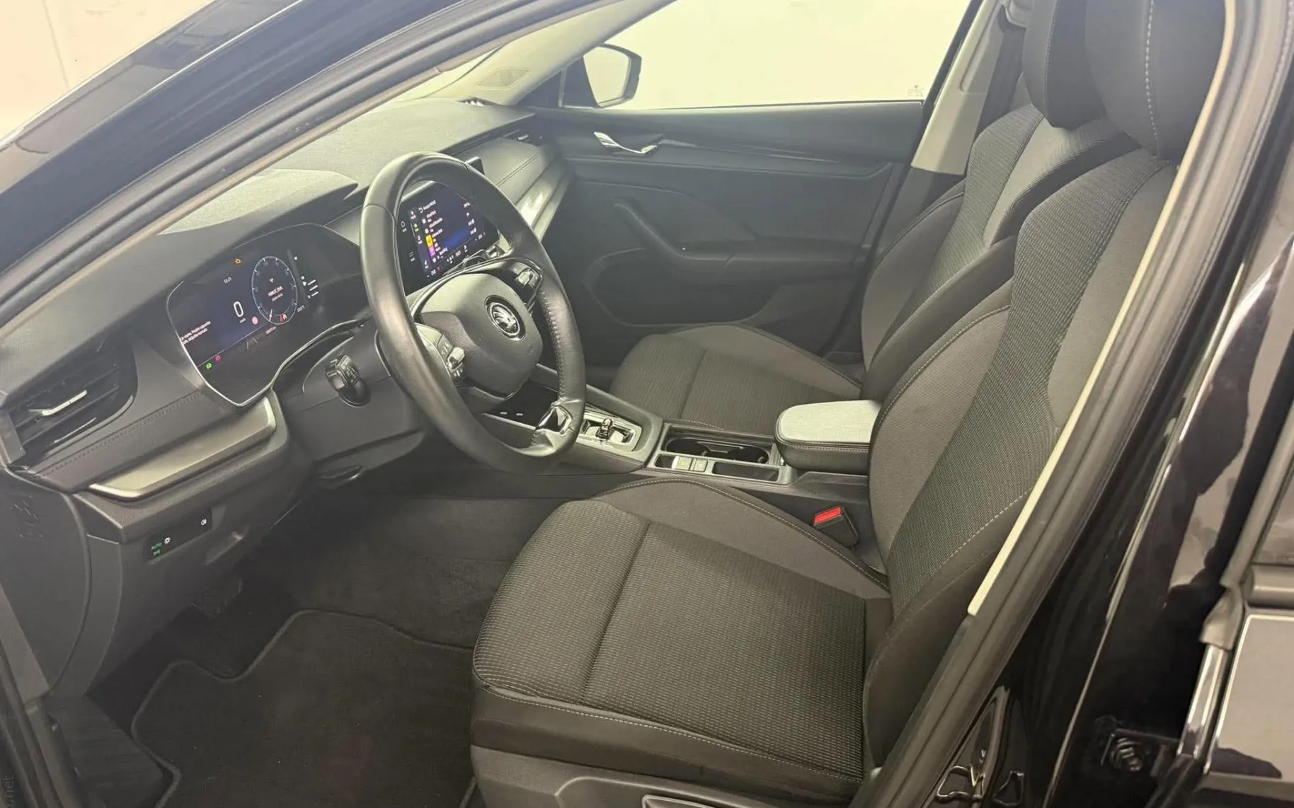 Zunanja slika - Škoda Octavia - Combi 2.0 TDI. DSG.2024 SAMO 89.000 KM - 16