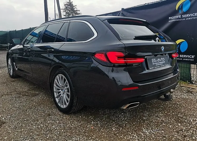 Zunanja slika - BMW Serija 5 - Touring: 520d AUT. -HEAD UP-VL-KLJUKA-MODEL 2021-KAMERA - 5
