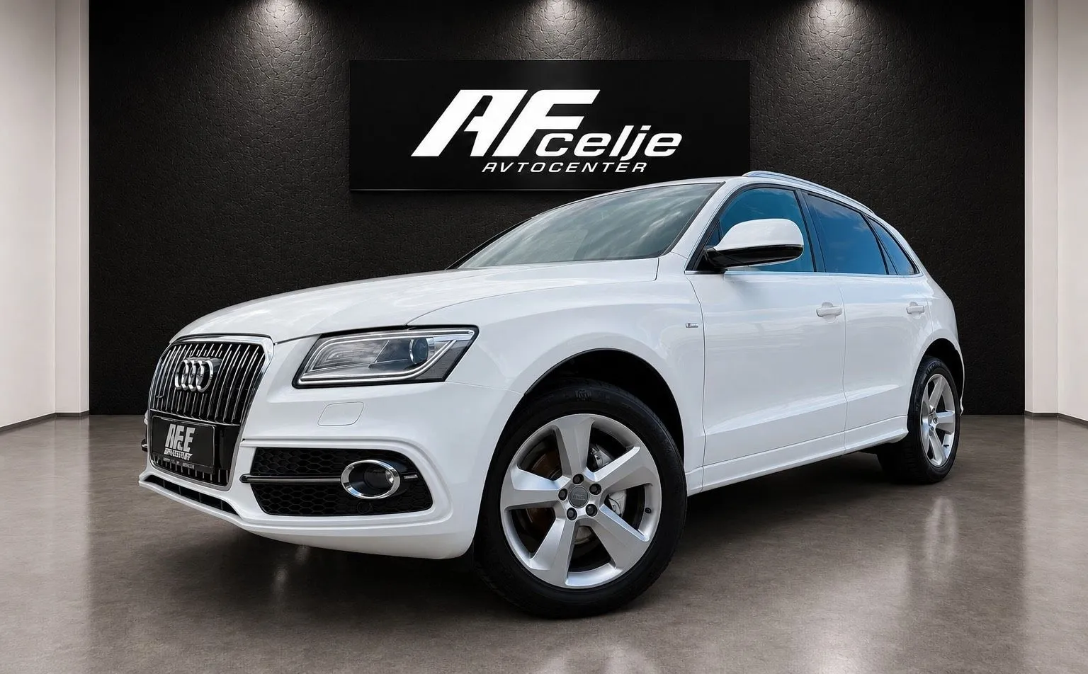 Zunanja slika - Audi Q5 - 2.0 TDI-AUT-3X S LINE-LIZING ZA TUJCE-XENON+LED - 1