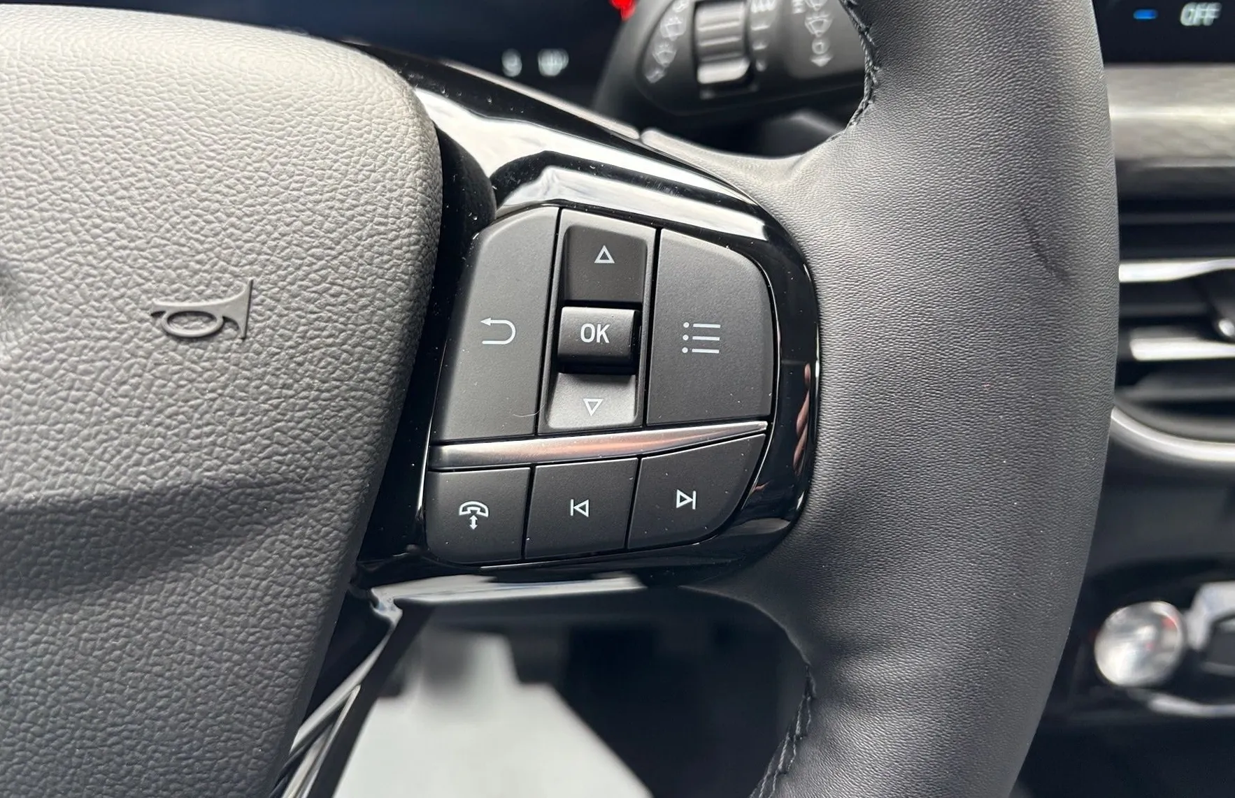 Zunanja slika - Ford Kuga - Titanium 1.5 EcoBoost 150KM M6 - 16