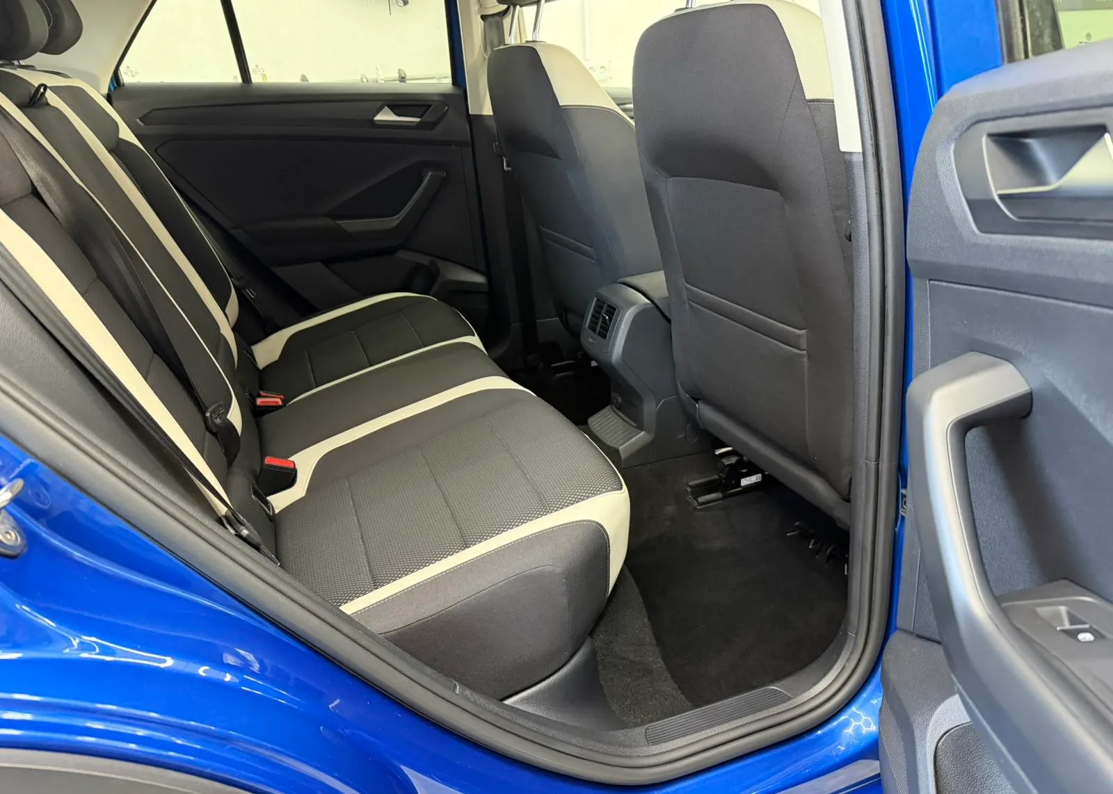 Zunanja slika - VW T-Roc - 2.0 TDI 4M AUT. - 7