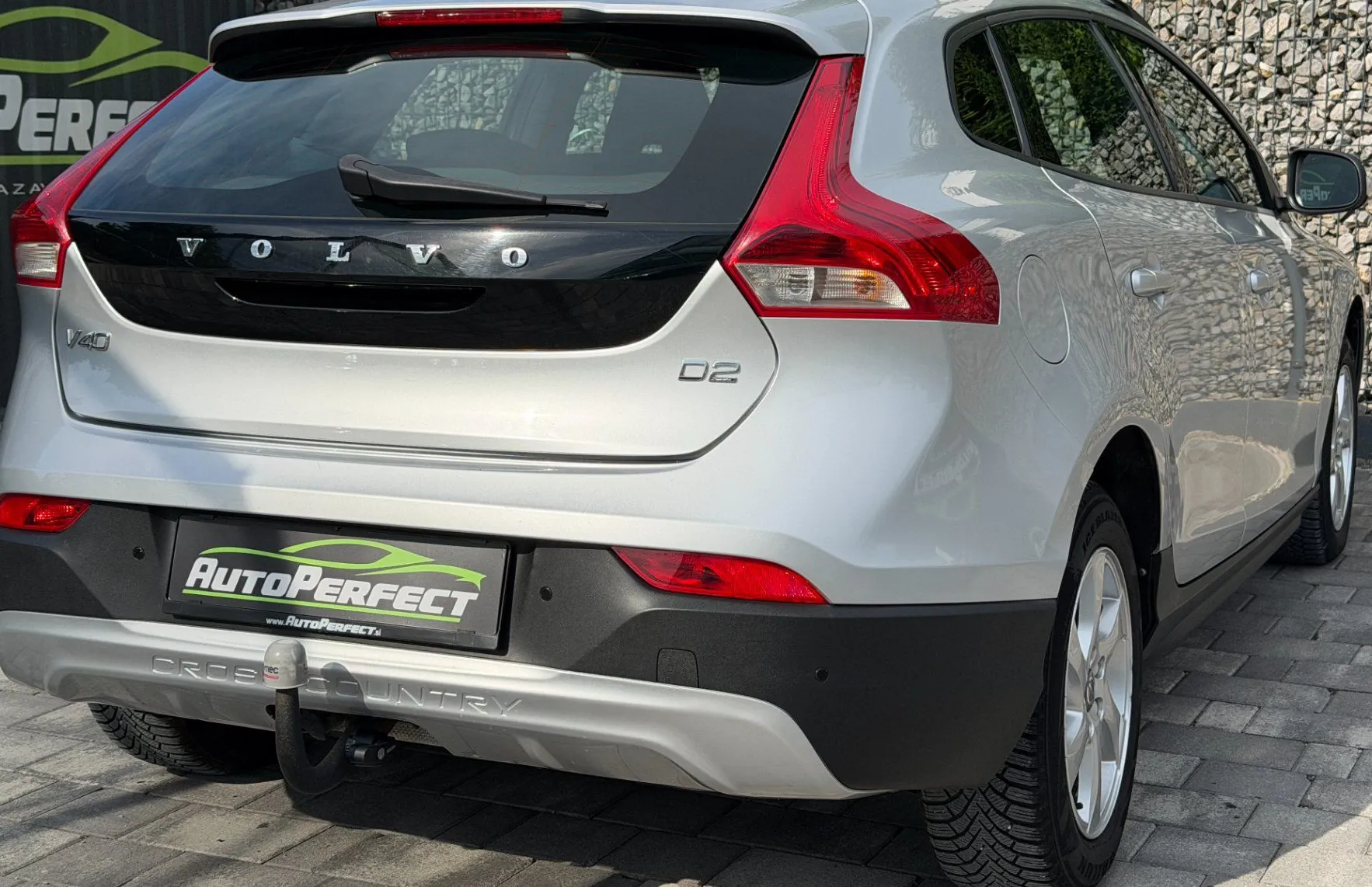 Zunanja slika - Volvo V40 Cross Country - 2.0TD D2|SLO|PDC|KLJUKA|V.SERVIS - 6