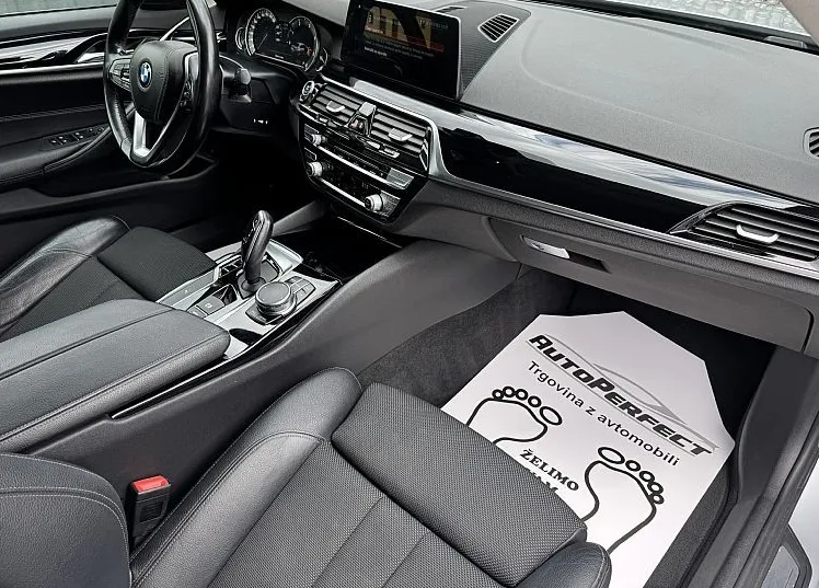 Zunanja slika - BMW Serija 5 - : 520d Aut. Sport Line |Kam||Gr.Sed.|Navi|Ambi - 12