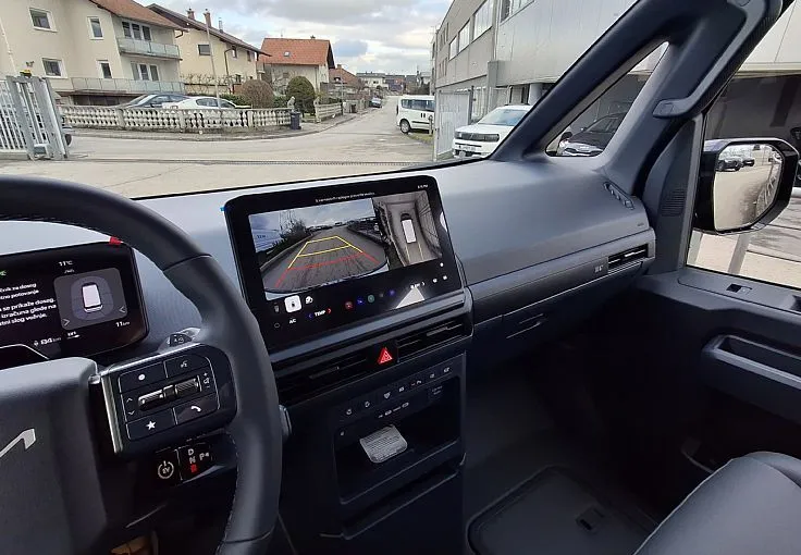Zunanja slika - KIA PV5 - 71.2 kWh baterija 120 kW 163 KS  Quantum + V2X - 7