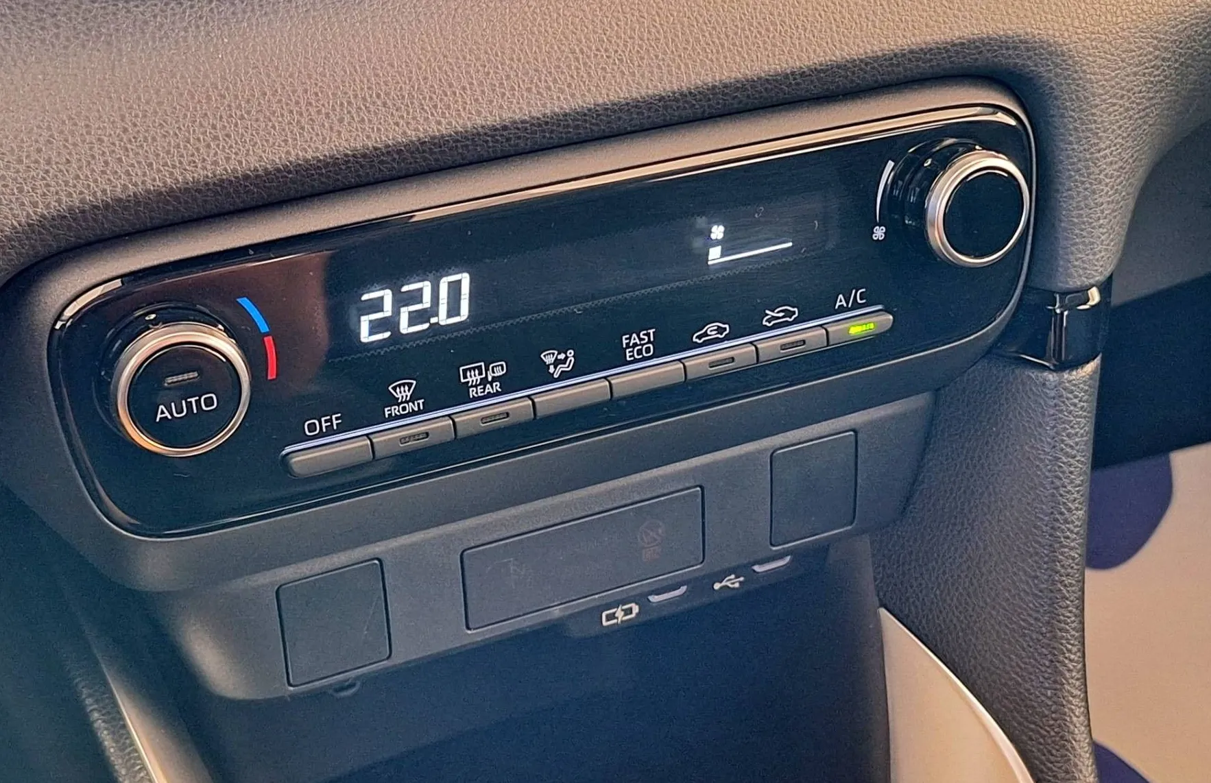 Zunanja slika - Toyota Yaris - Hybrid 1.5 VVT-i Luna •Slovensko vozilo•1.lastnik• - 14