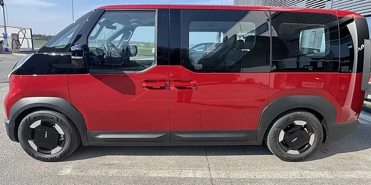 Zunanja slika - KIA PV5 - 71.2 kWh baterija 120 kW 163 KS  Quantum - 6