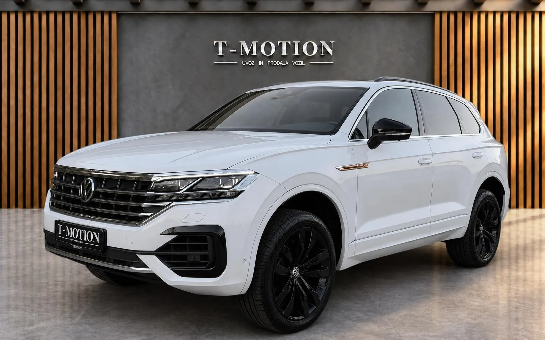 Zunanja slika - Volkswagen Touareg - 4x4 V6 TDI R-Line|53.000km|Zračno|Matrix|Pano|ACC - 2