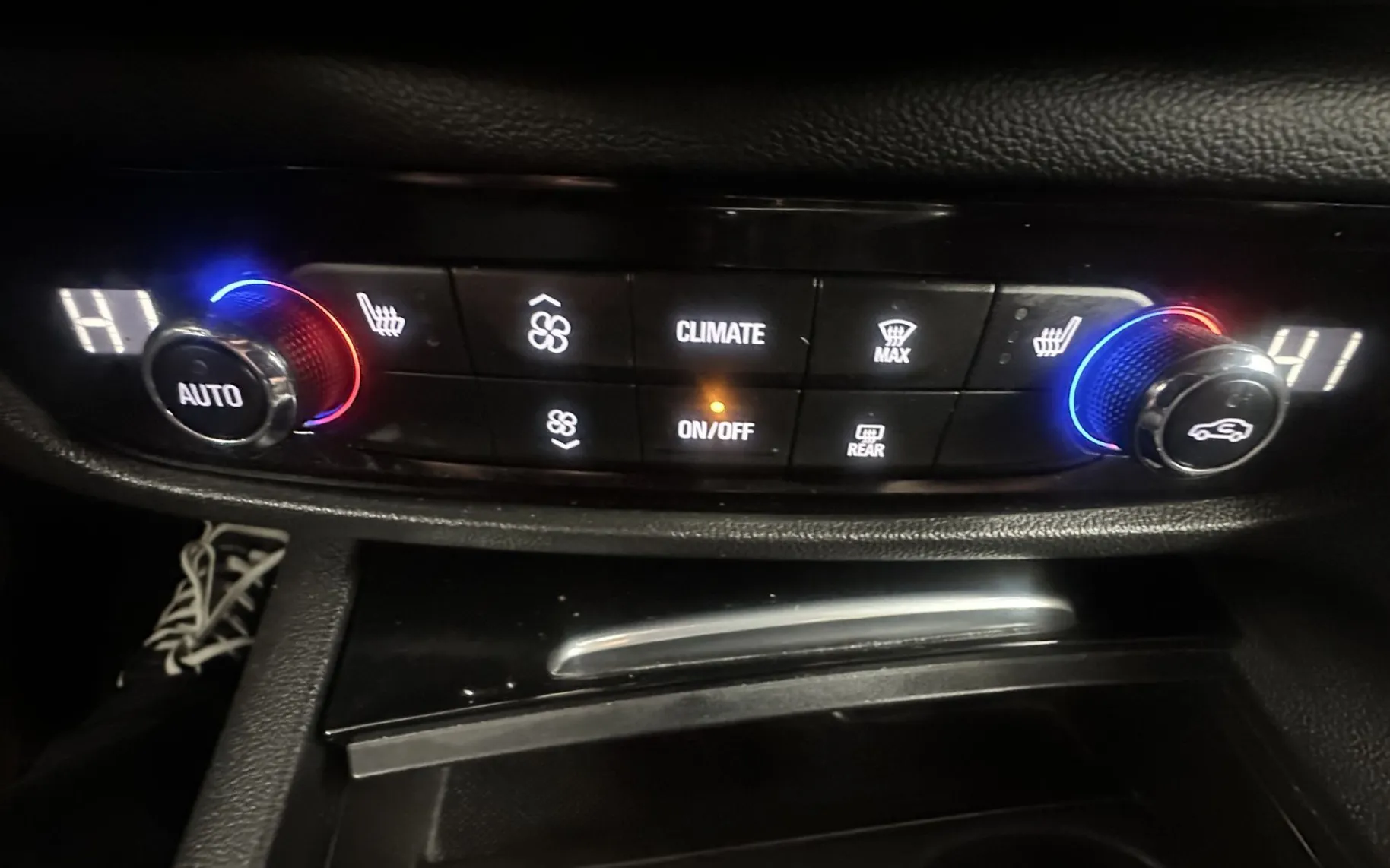 Notranja slika - Opel Insignia - Sports 2.0 CDTi Innovation Avt.NEMŠKI+4ALU.USNJE - 16