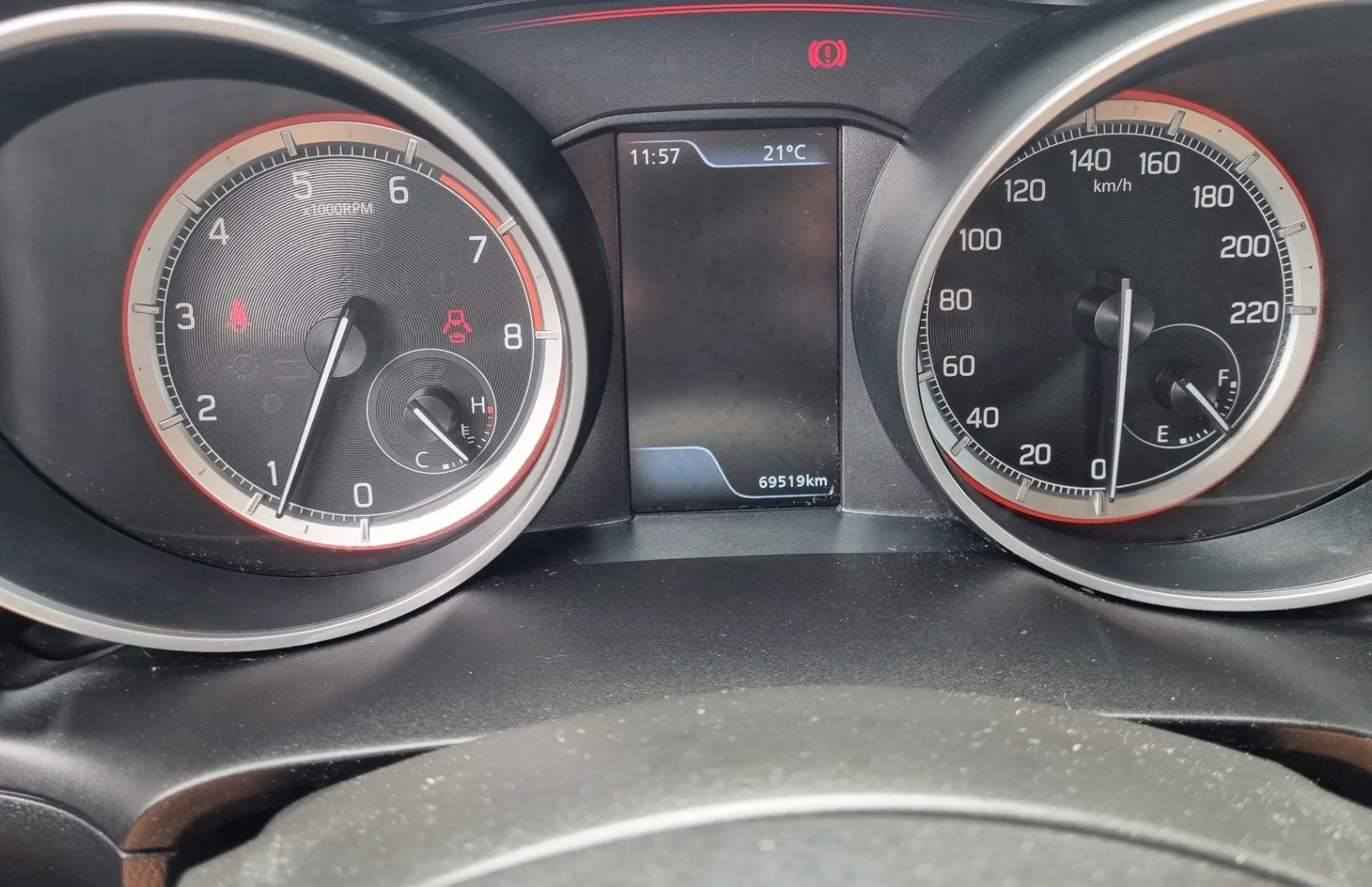 Zunanja slika - Suzuki Swift - 1.2 MHEV 4X4 - ODLIČNO OHRANJEN - TOP OPREMA - 15