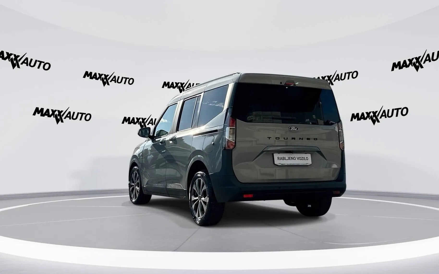 Notranja slika - Ford Tourneo Courier - 1.0 EcoBoost Trend Avt - 7