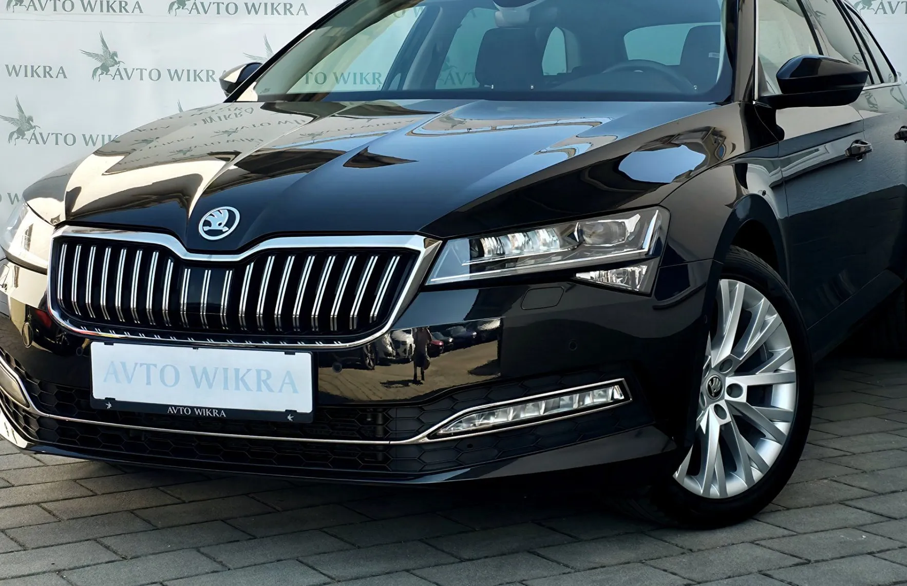 Zunanja slika - Škoda Superb - Combi 4x4 2.0TDI Style DSG MATRIX•MEMORY•ACC•18C - 2