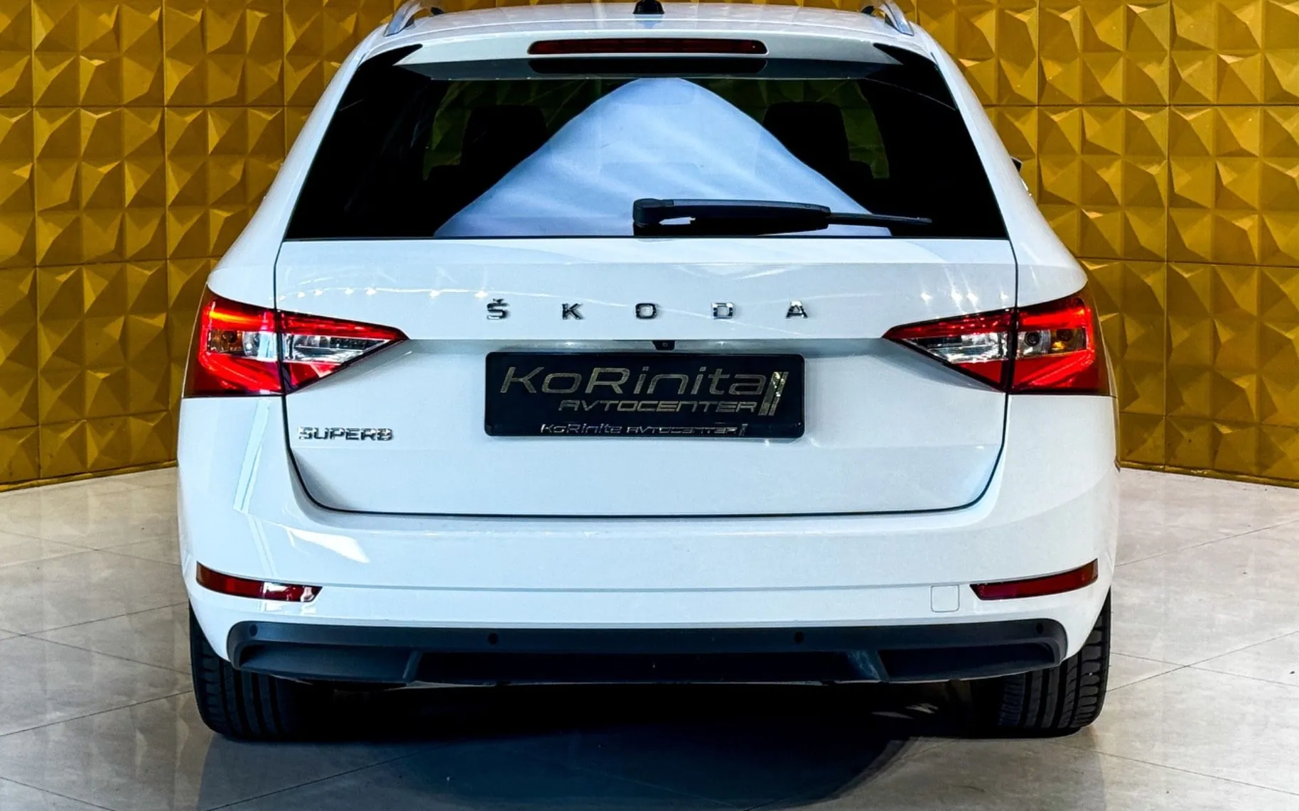 Notranja slika - Škoda Superb - 2.0 TDI AUT. FACELIFT-KAMERA-NAVI-RADAR TEMP - 10