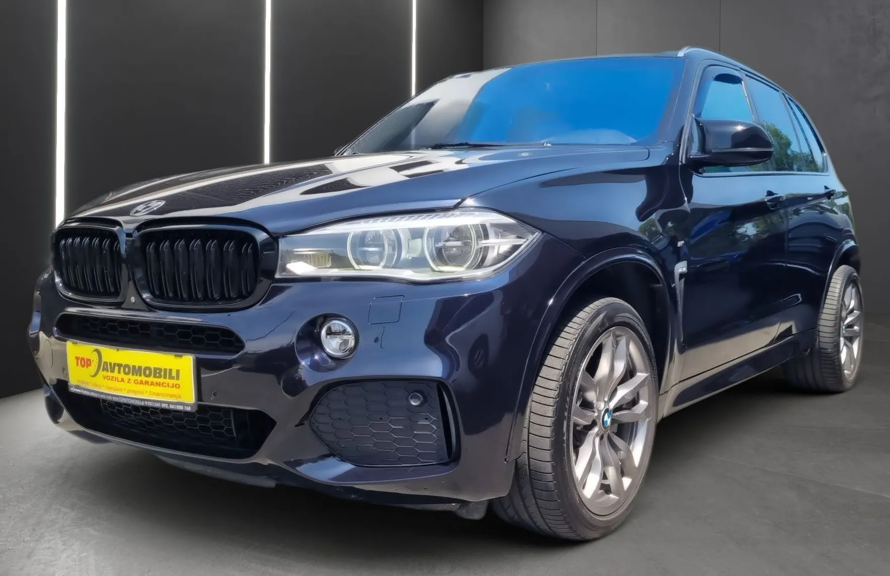 Zunanja slika - BMW X5 - serija : M50d M PAKET FULL LED NAVI PDC KAMERA TEM TOP... - 11