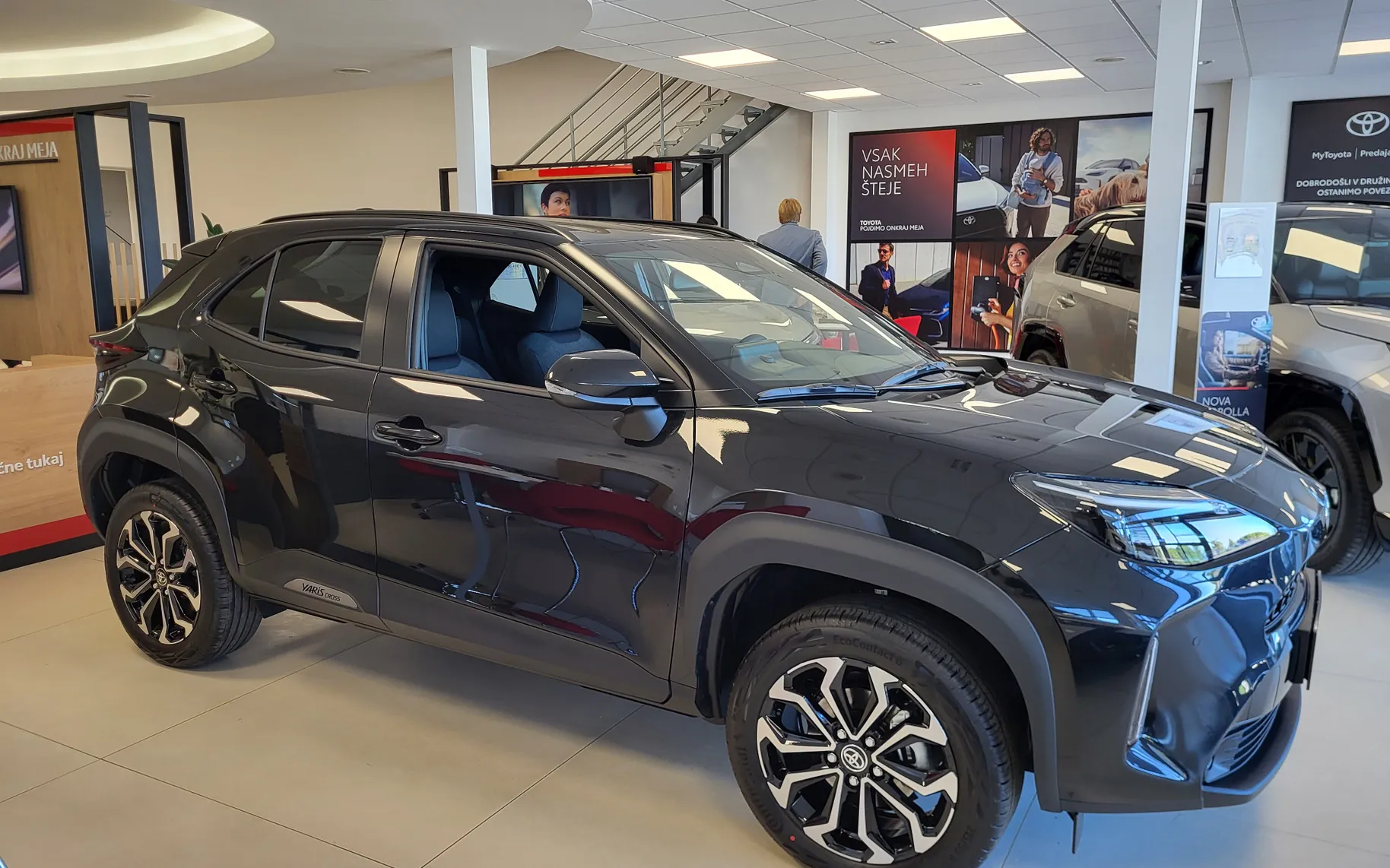 Zunanja slika - Toyota Yaris Cross - 1.5 HEV Sport Assist Convenience - 3