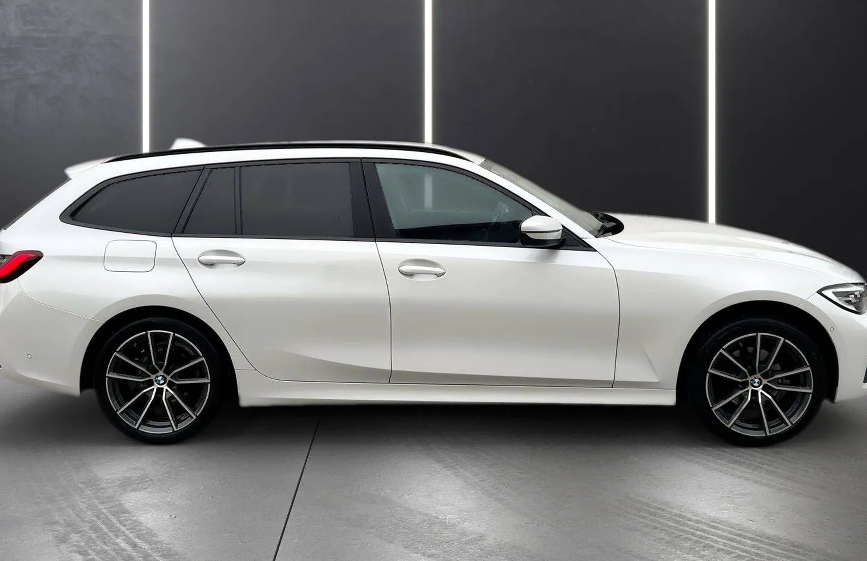 Zunanja slika - BMW Serija 3 - Touring: 320d xDrive FULL LED NAVI ACC KAM PDC VIRTUAL . - 7