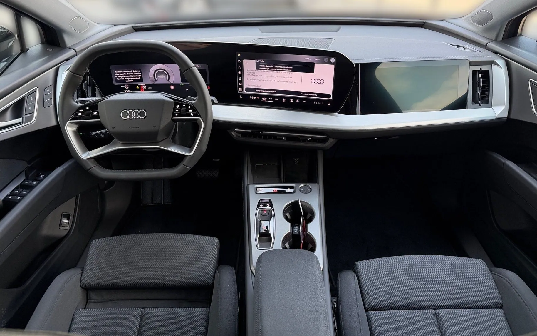 Notranja slika - Audi Q4 e-tron - performance Business - 10