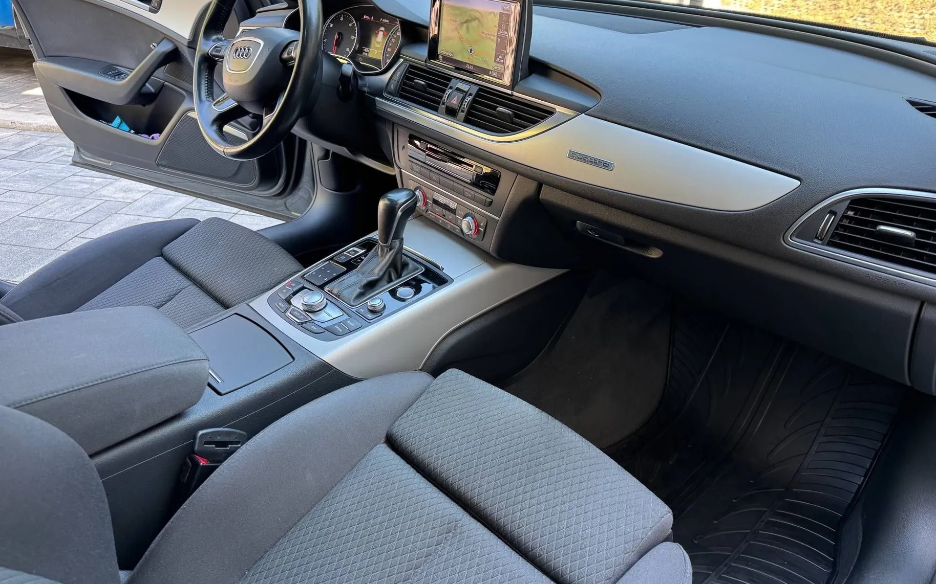Notranja slika - Audi A6 Avant - 3.0 TDI quattro -S LINE-PANORAMA-ZRAČNO-MATRIX- - 8
