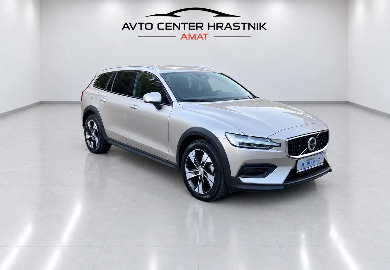 Zunanja slika - Volvo V60 Cross Country - B4D AWD od 1 lastnika 1 letna garancija odličen - 1