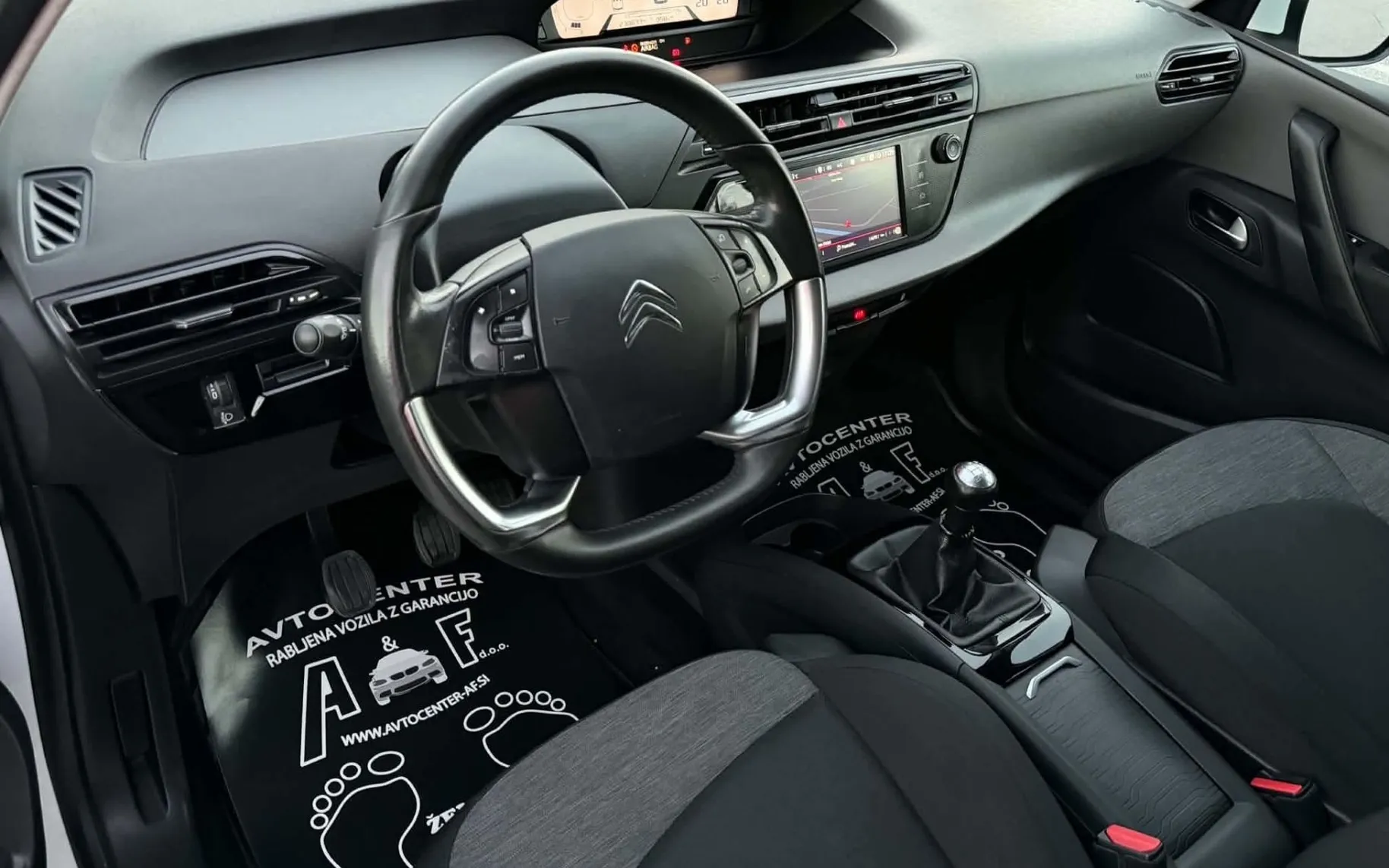 Notranja slika - Citroën C4 Picasso - 1.6 HDI-NAVIGACIJA-LED-LIZING ZA TUJCE-TEMPOMAT- - 8