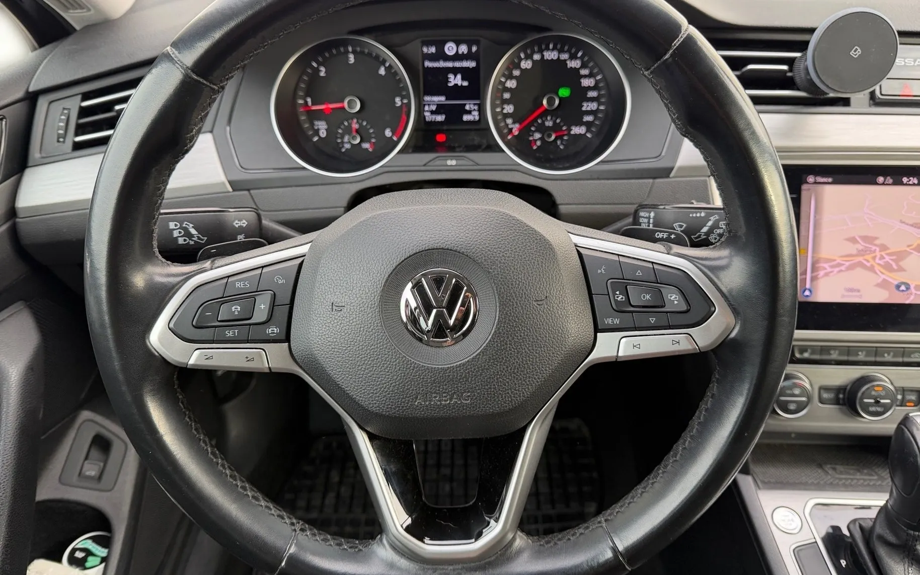 Notranja slika - Volkswagen Passat Variant - 2.0 TDI  Business DSG Kamera - LED - Navi - 9