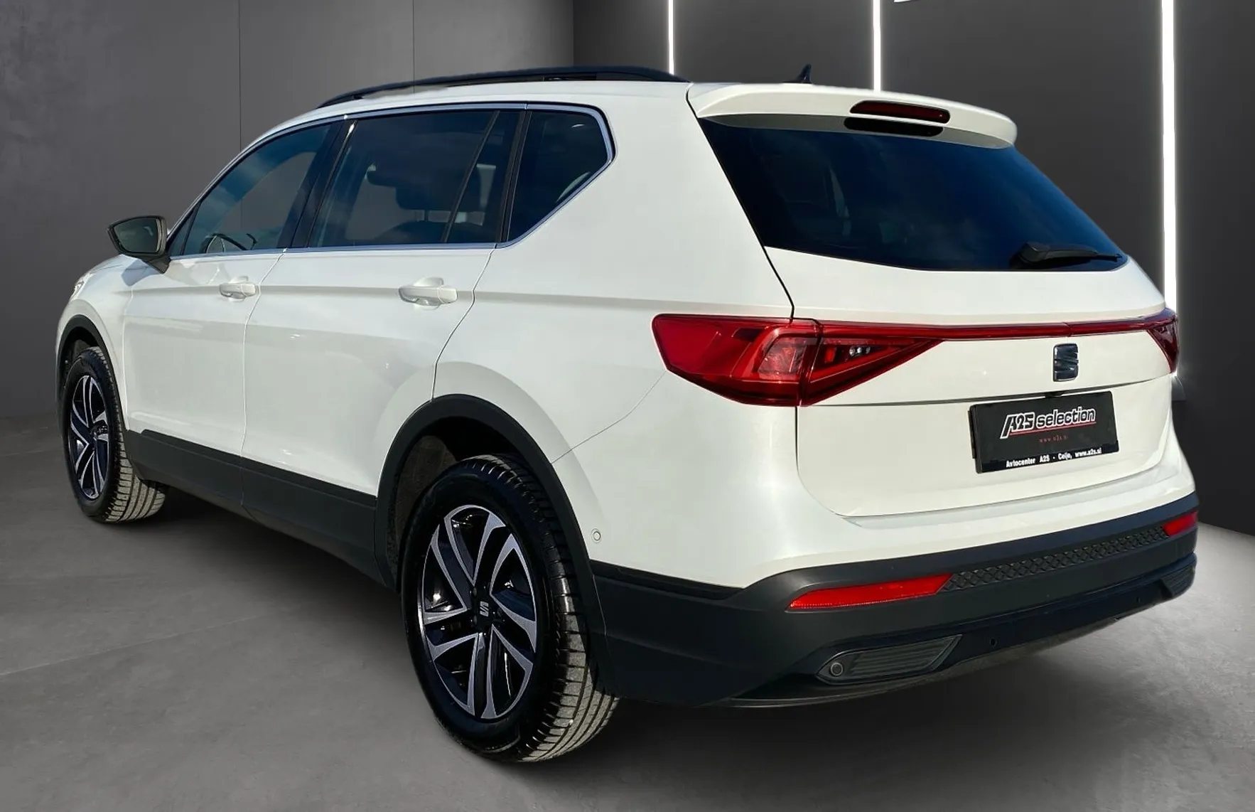 Zunanja slika - Seat Tarraco - 2.0 TDI 110KW STYLE DSG-PANORAMA-KAMERA-ACC.... - 4