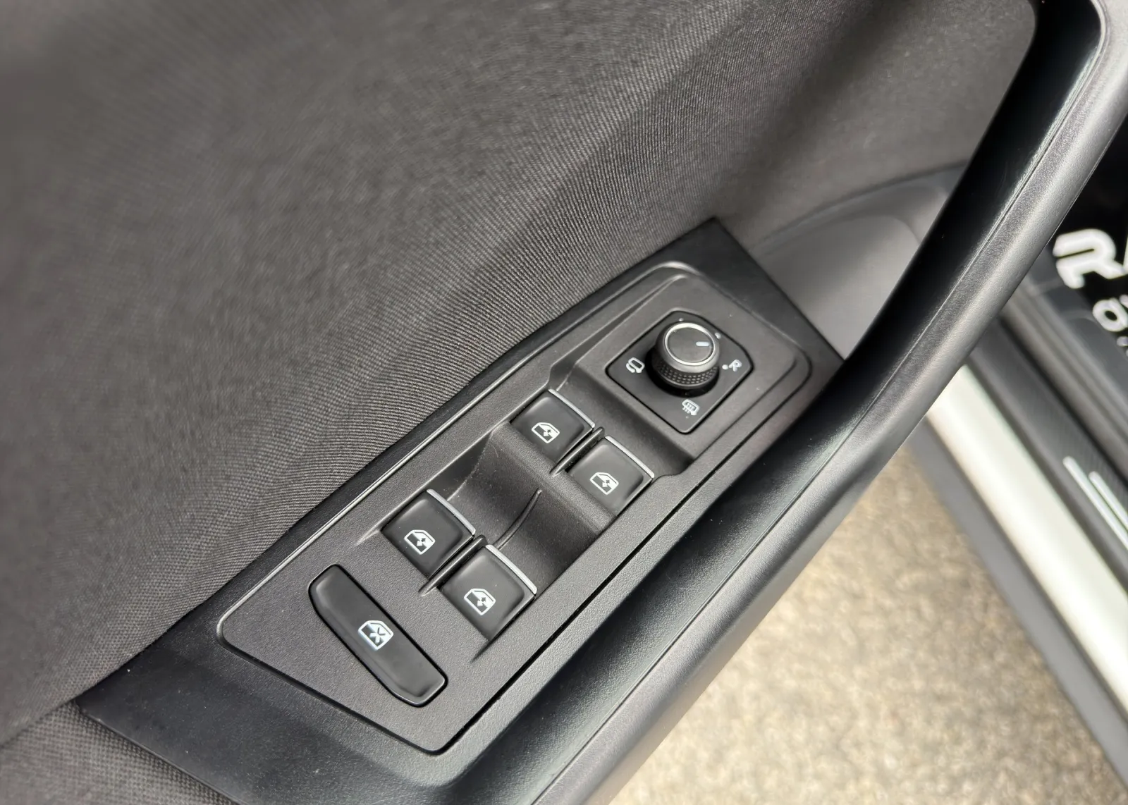 Zunanja slika - Volkswagen T-Roc - 2,0 TDI BMT Style DSG 4M AUT - 15