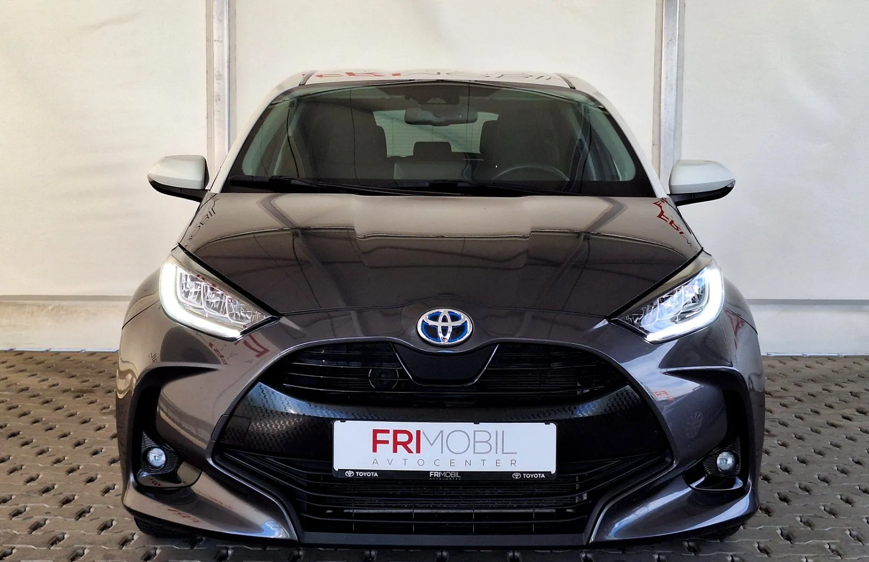 Zunanja slika - Toyota Yaris - Hybrid 1.5 VVT-i Sport BiTone Avt. - 5