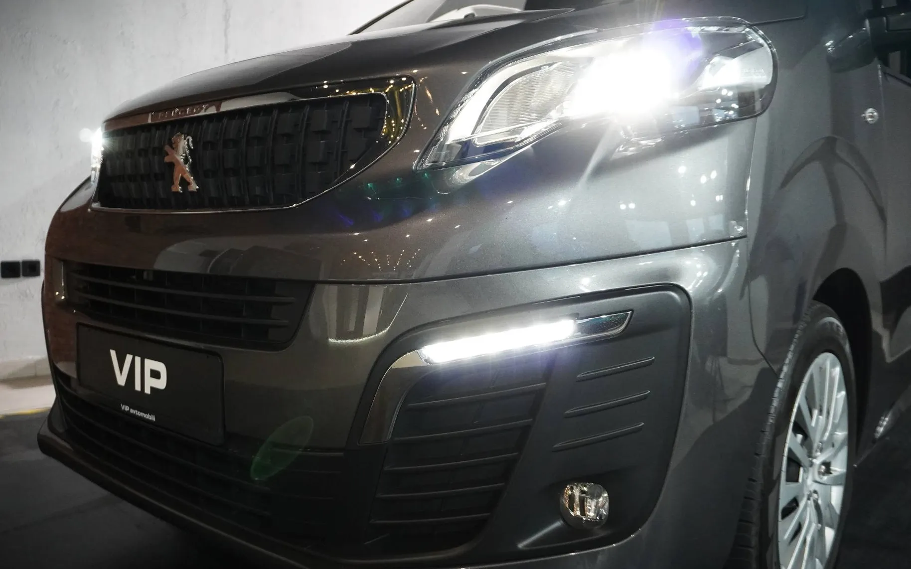 Zunanja slika - Peugeot Traveller - 2.0 BlueHDi 110kw SLO+LED+TOP - 19