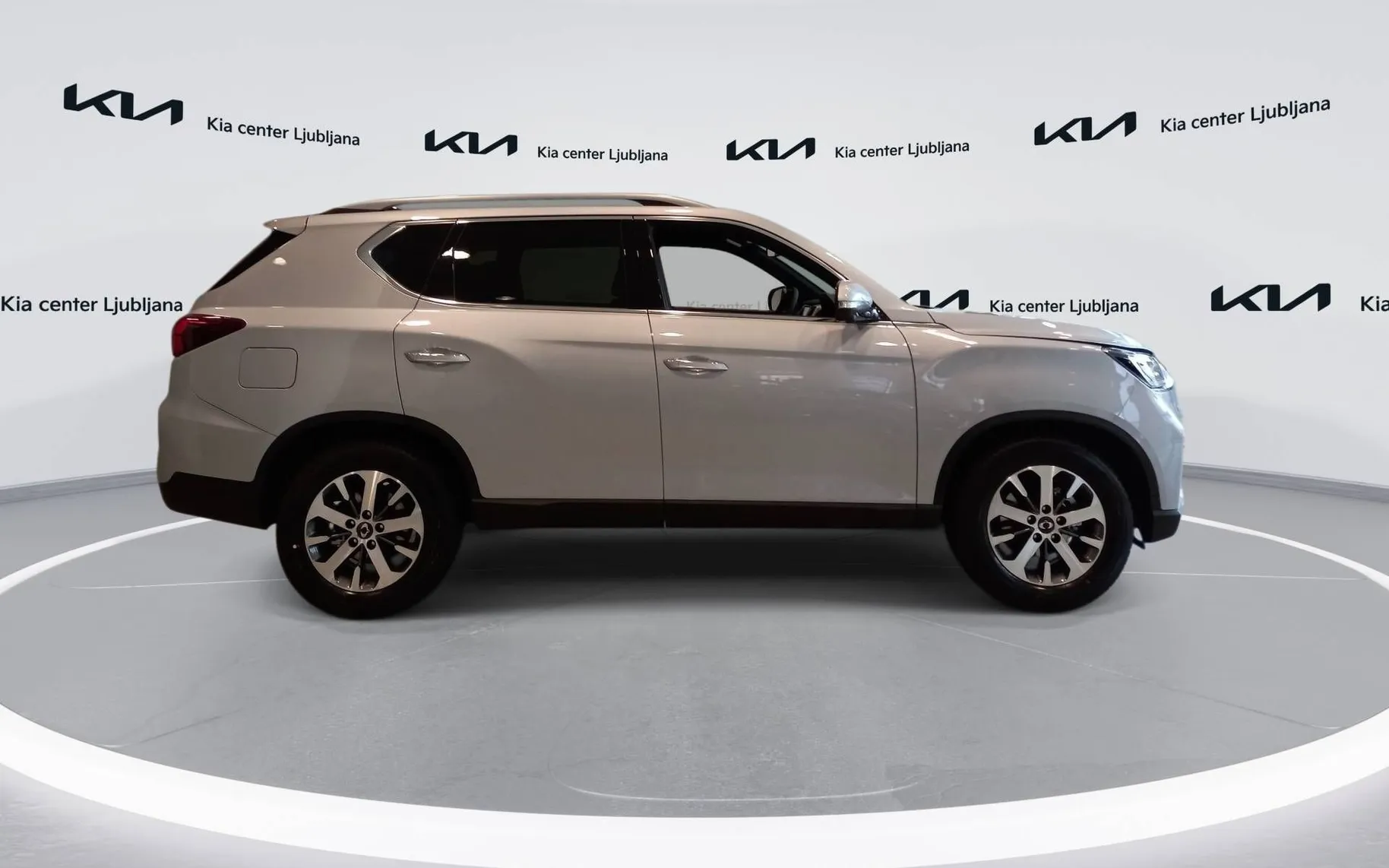 Zunanja slika - SsangYong Rexton - 2.2 XDi Limited+ 4WD AT... - 4