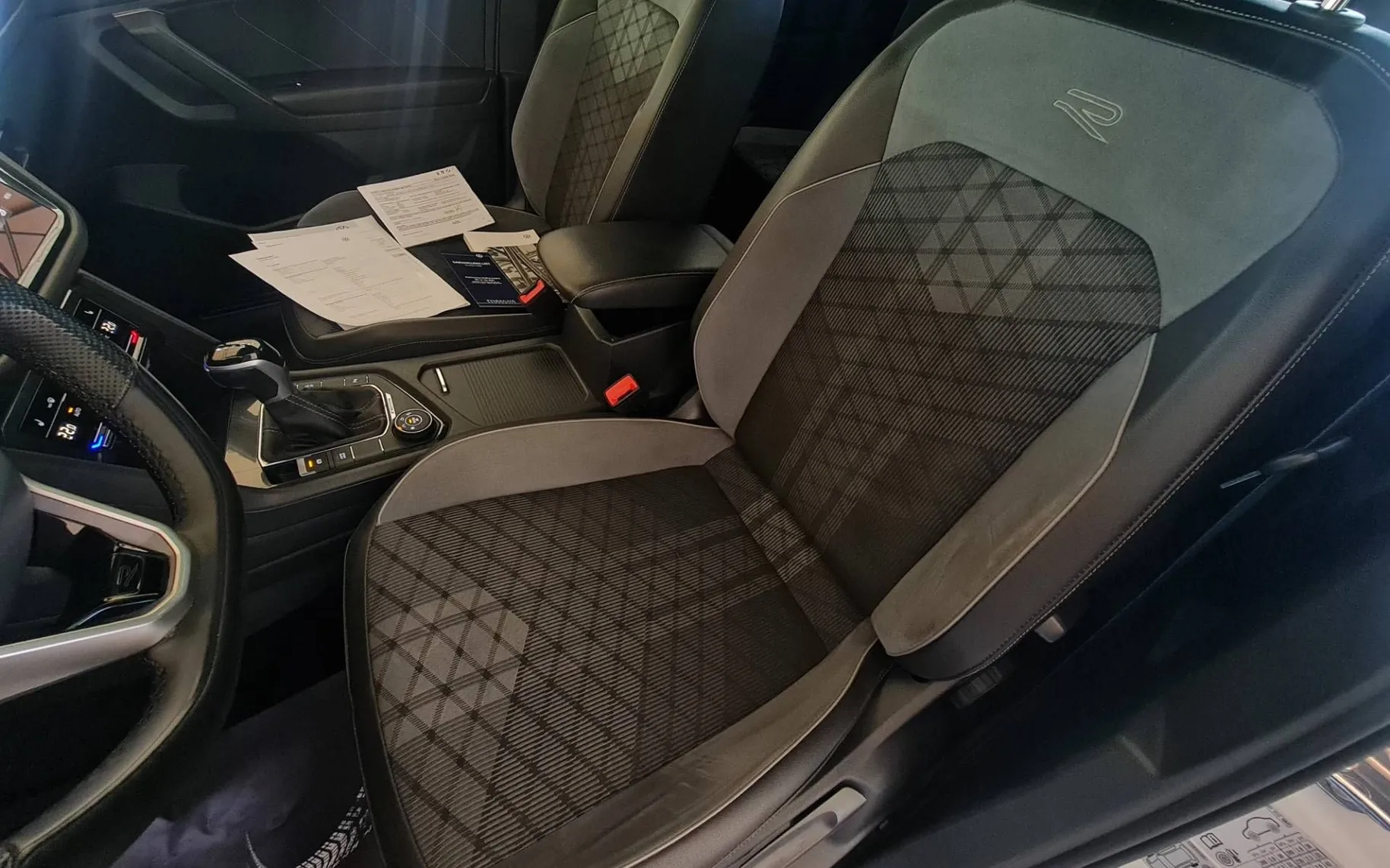 Notranja slika - Volkswagen Tiguan Allspace - 4motion 2.0 TDI R-Line DSG•SLO•Panorama•IQ.LIGHT - 13
