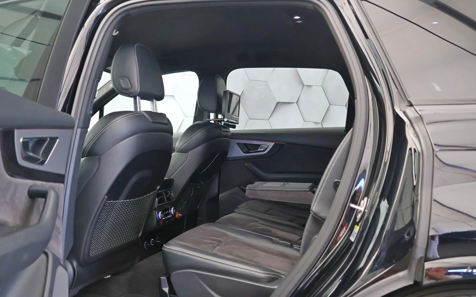 Zunanja slika - Audi Q7 - 3.0 V6 TDI Quattro Tiptronic S-Line 272KM - 10
