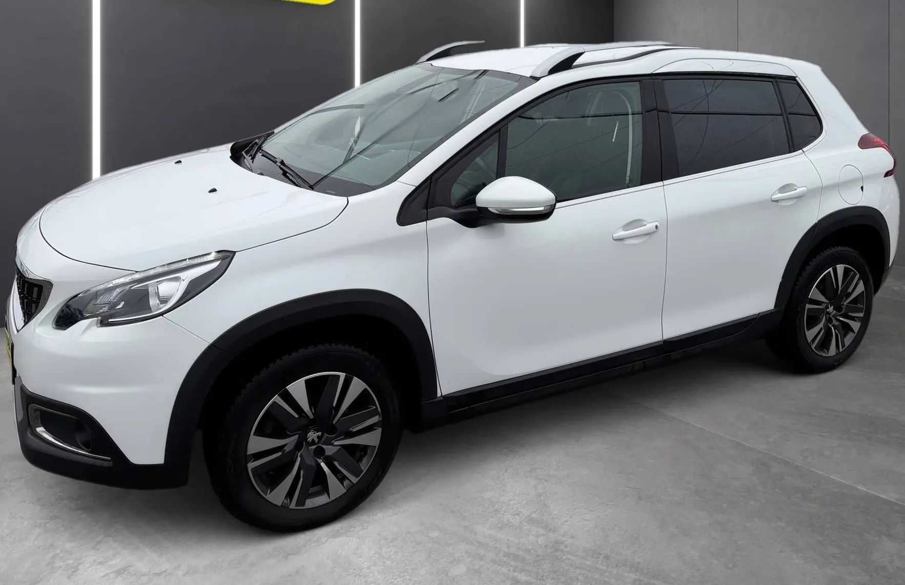 Zunanja slika - Peugeot 2008 - 1.2 PureTech SLOVENSKI 1.LASTNIK BI-XENON NAVI P - 3