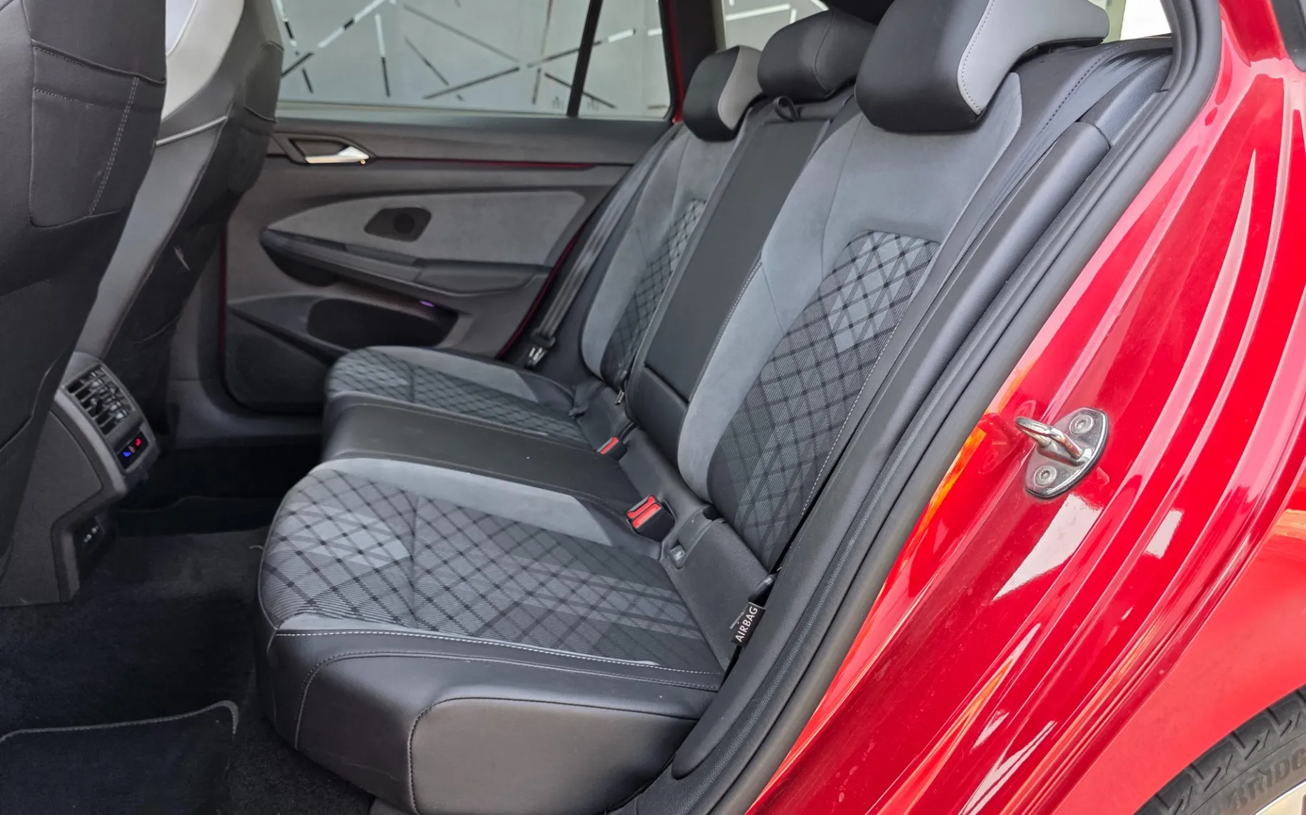 Zunanja slika - Volkswagen Golf - 1.5 TSI R-Line DSG - 10