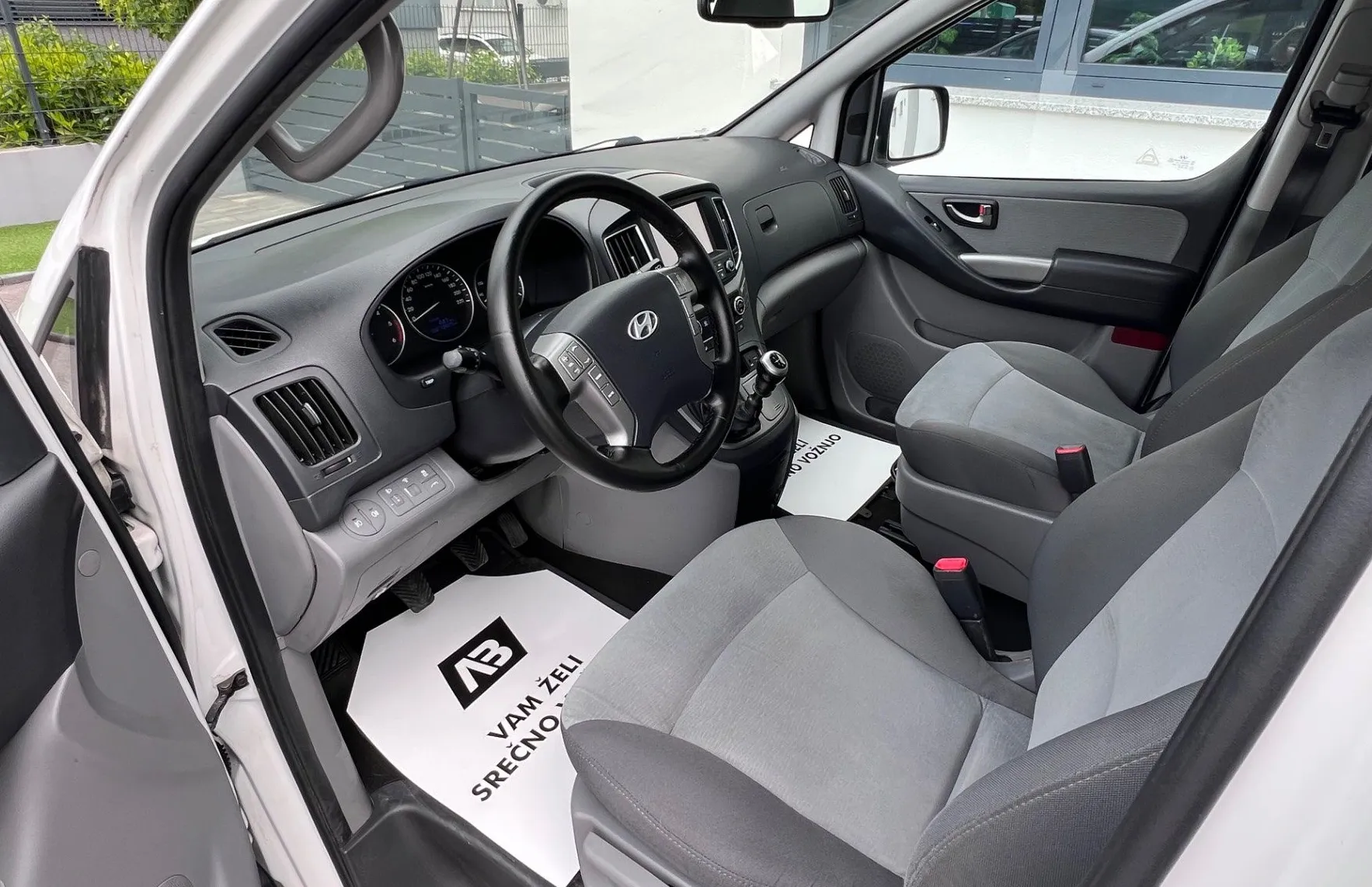 Zunanja slika - Hyundai H-1 - 2.5 CRDi+8SED+R.KAMERA+NAVI+3CONSKA KLIMA... - 9