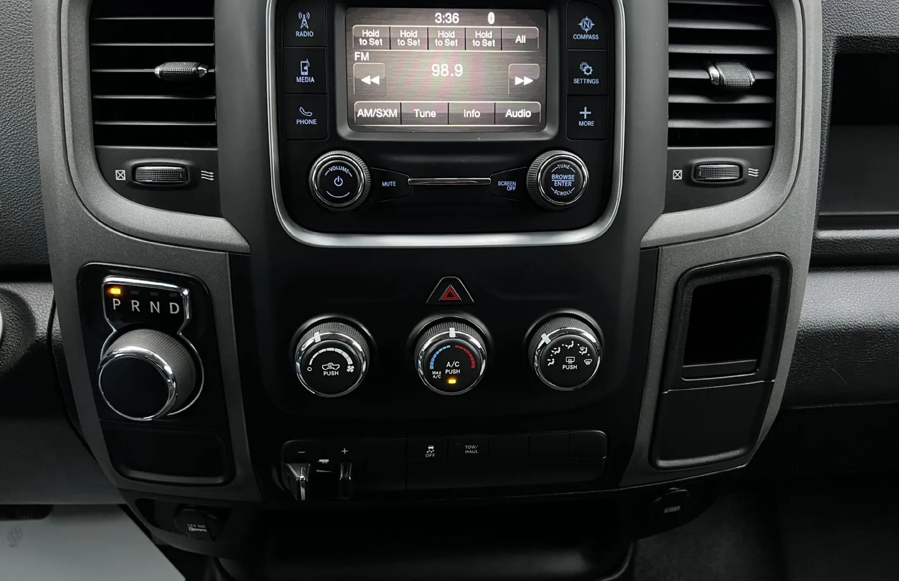Zunanja slika - Dodge Ram - 1500 CLASSIC 1 letna garancija znana vsa zgodovina - 14