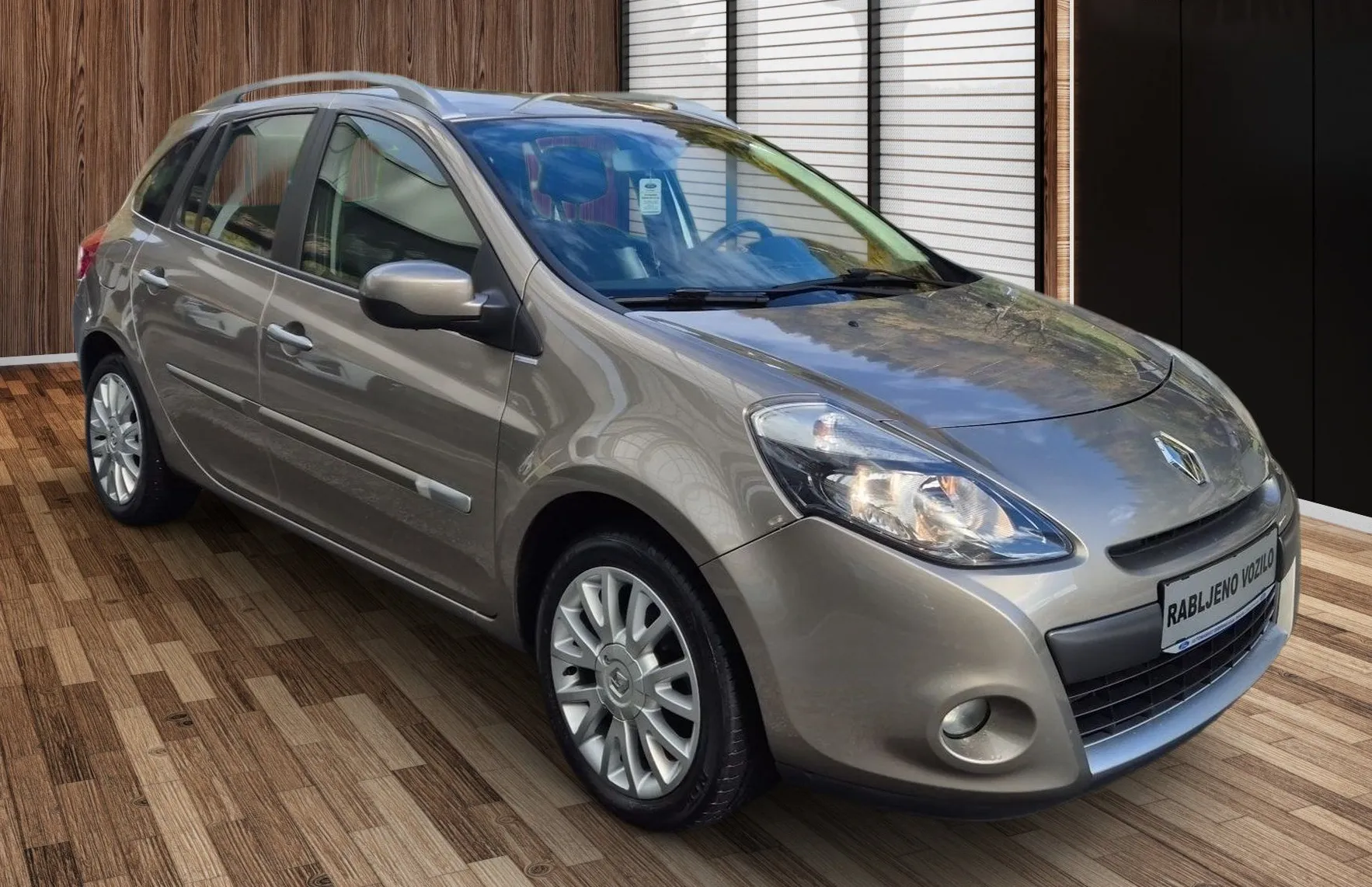 Zunanja slika - Renault Clio - DYNAMIQUE Grandtour 1.2 101PS M5 16V-SLO-1.LASTNIK - 2