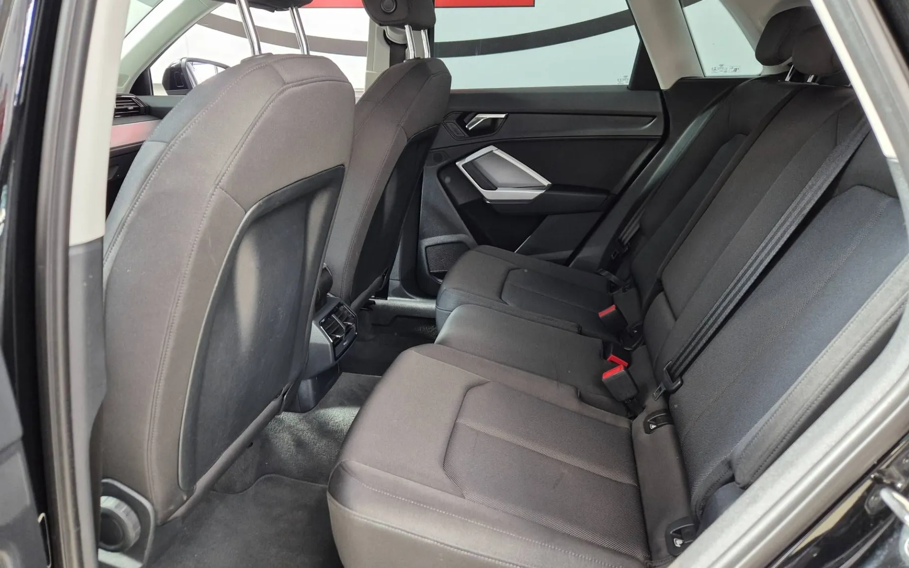 Notranja slika - Audi Q3 - 35 TFSI S tronic 110 150 ODLIČEN SUPER PRILOŽNO - 9