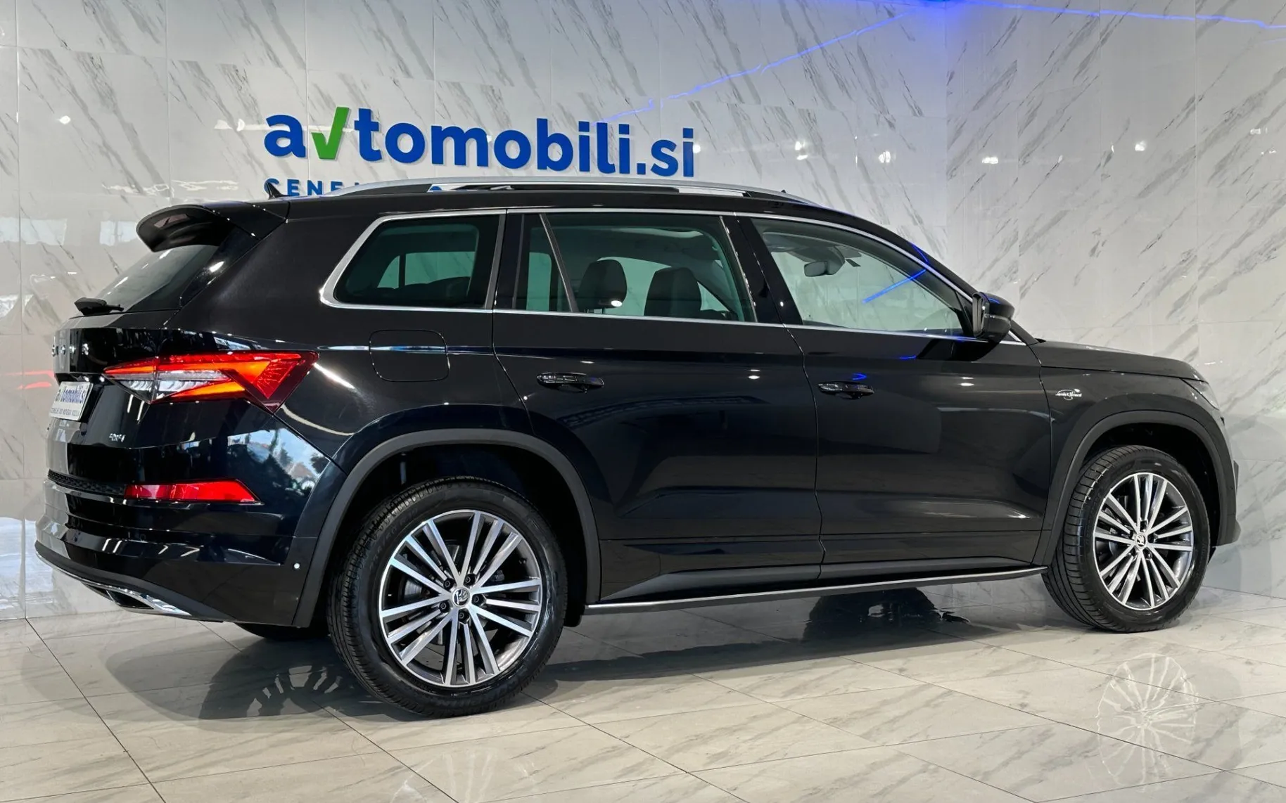 Zunanja slika - Škoda Kodiaq - 2.0 TSI 4x4|LK|Pano|ACC|360K|Hlaj|Memory|Canton| - 5