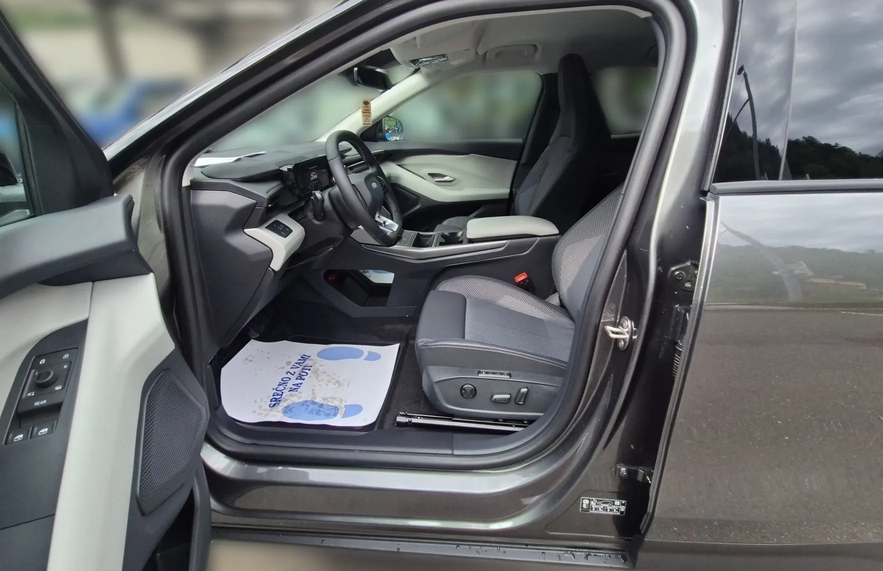 Zunanja slika - Ford Explorer - EV STYLE 170PS 52KWH RWD-NA ZALOGI-DOBAVA TAKOJ - 10