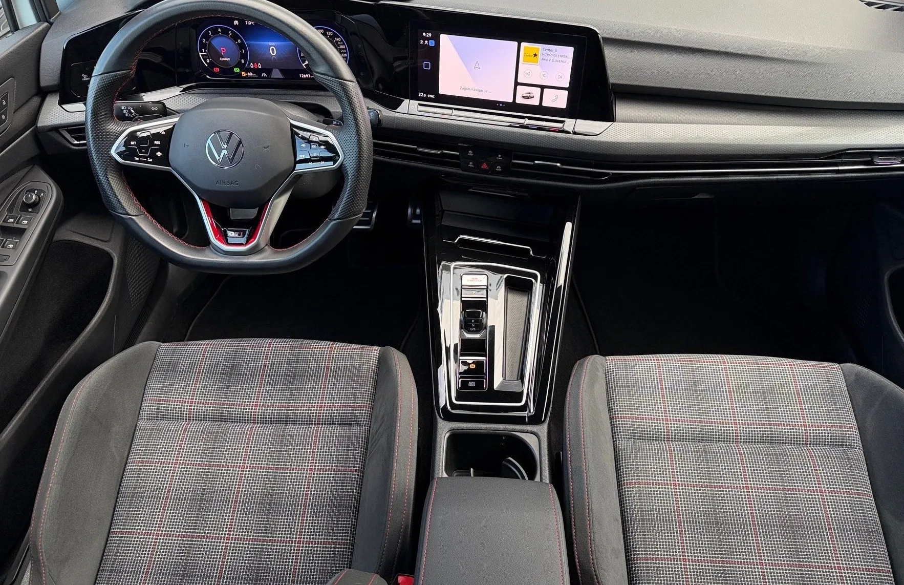 Zunanja slika - VW Golf - 2.0 TSI GTI DSG-12.700km-AppConnect-Amb.osvetlitev - 10