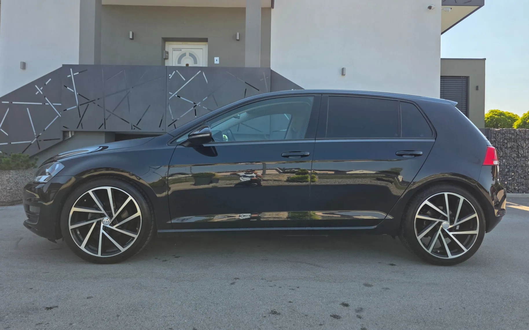 Zunanja slika - Volkswagen Golf - 2,0 TDI BMT Highline - 2