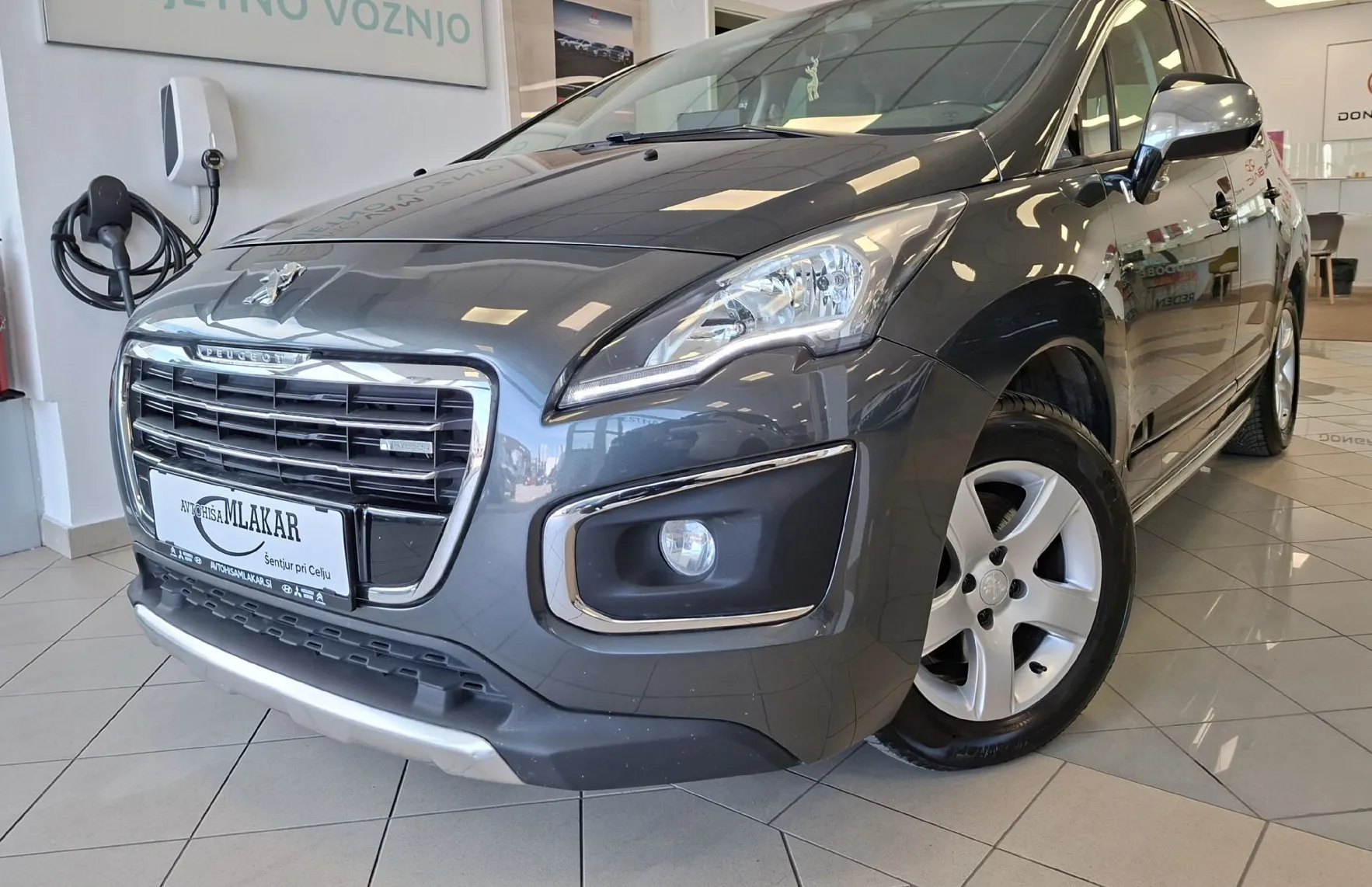 Zunanja slika - Peugeot 3008 - HYBRID 4X4-LED-NAVI-PDC-KLJUKA-HITRI KREDIT- - 2