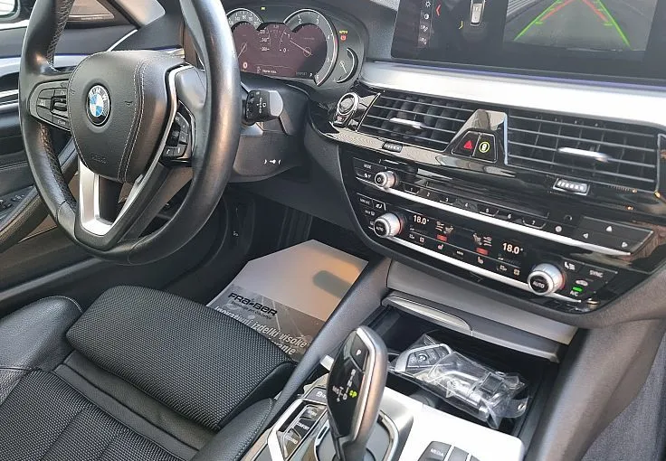 Zunanja slika - BMW Serija 5 - Touring: 520d-AUT-M PAKET ZUNANJI-KAMERA-GR.SED+20 COL - 10