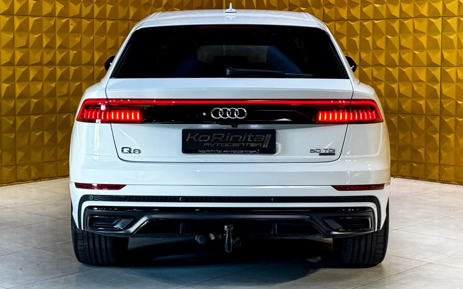 Notranja slika - Audi Q8 - quattro 50 TDI S-Line Aut. ZRAČNO-LED-DIGITAL - 10