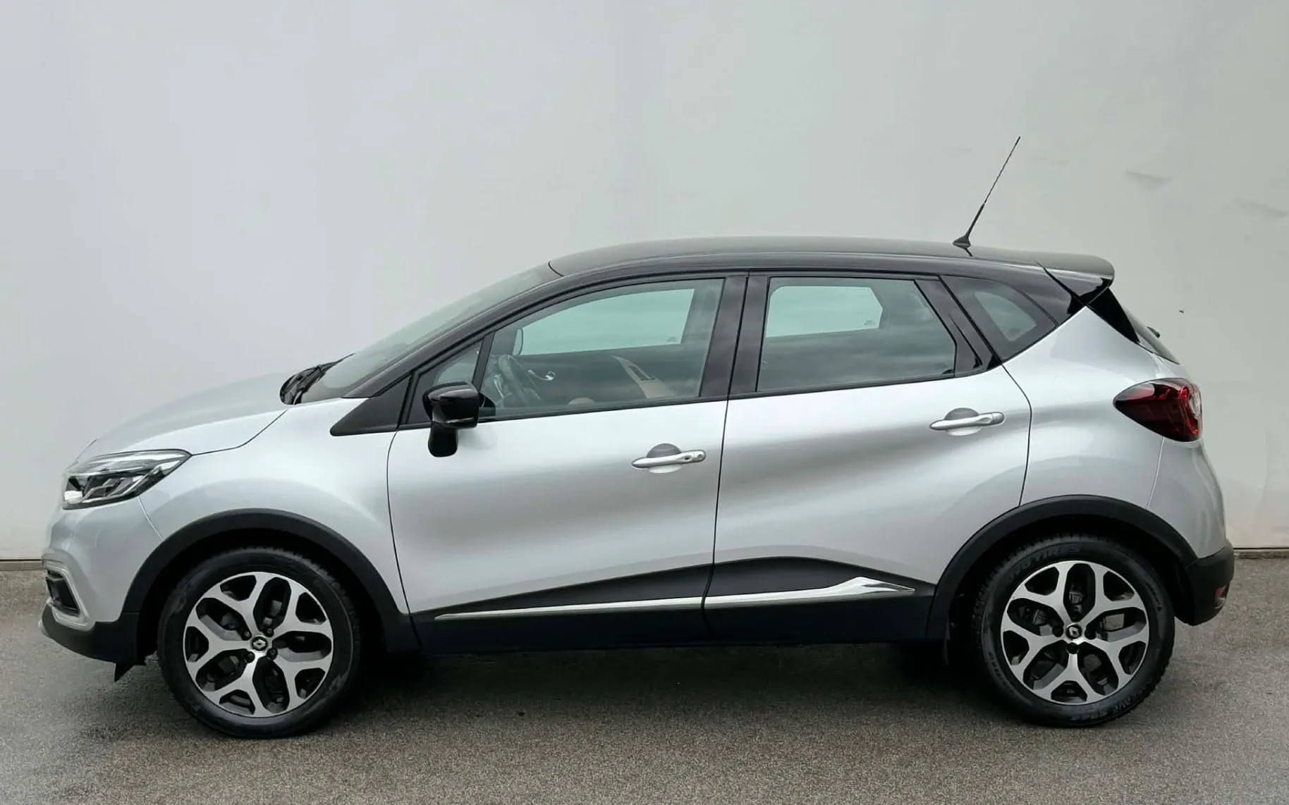 Zunanja slika - Renault Captur - TCe 90-LED-NAVI-110.000km-LIZING ZA TUJCE-KEYLES-. - 6